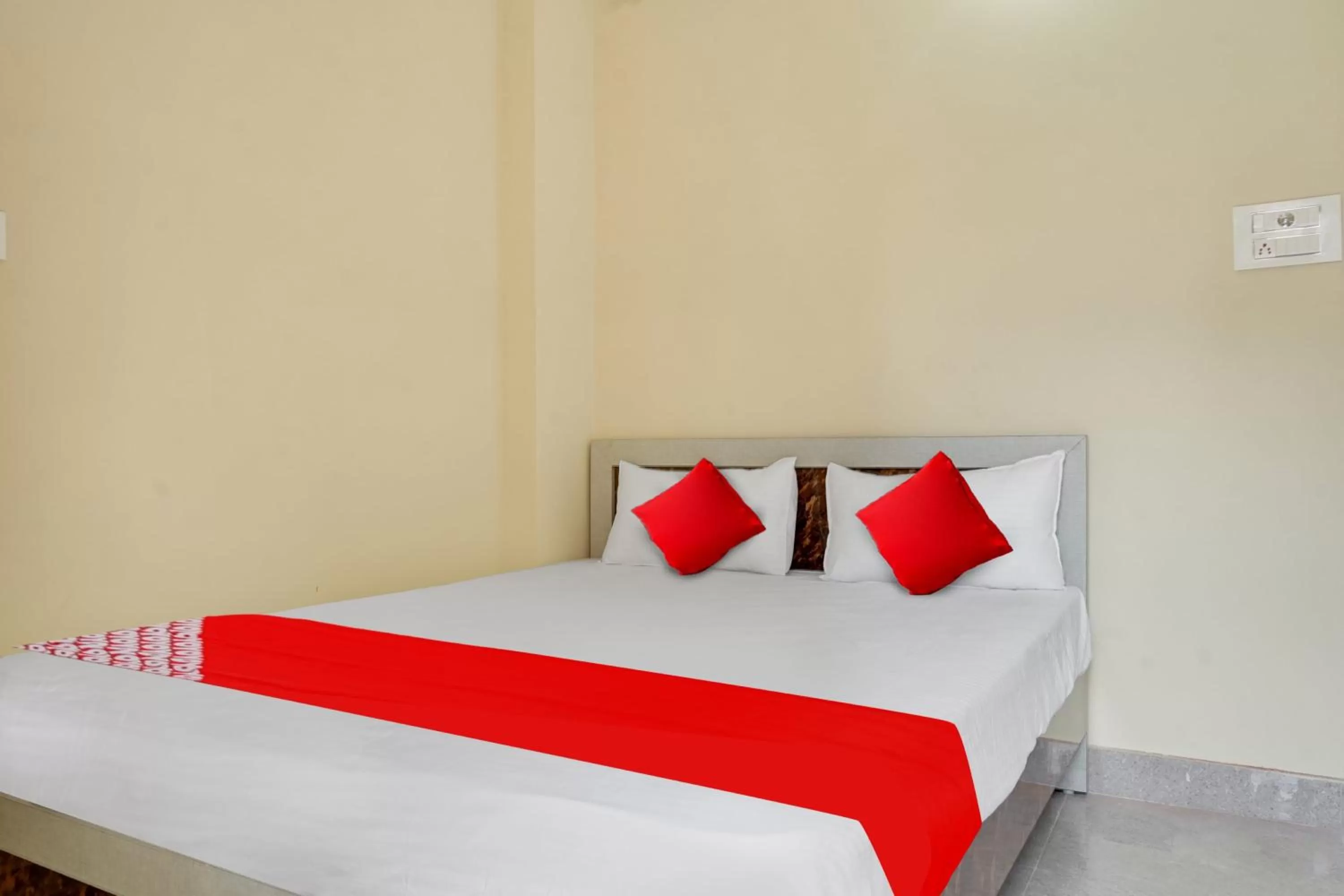 Bedroom, Bed in OYO Flagship Hotel Kashyap Inn