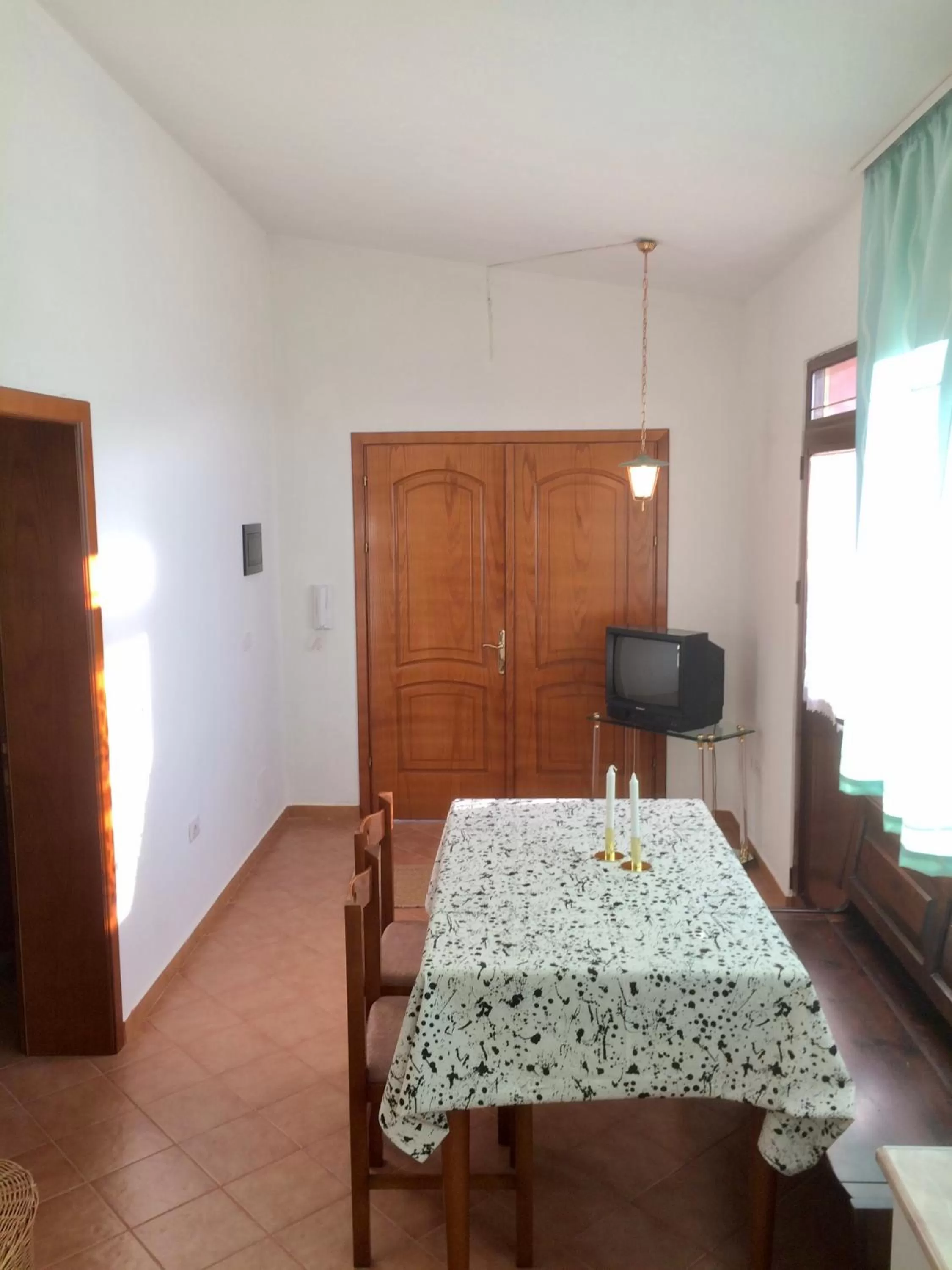 Kitchen or kitchenette in Guesthouse Villa Rosa Berat