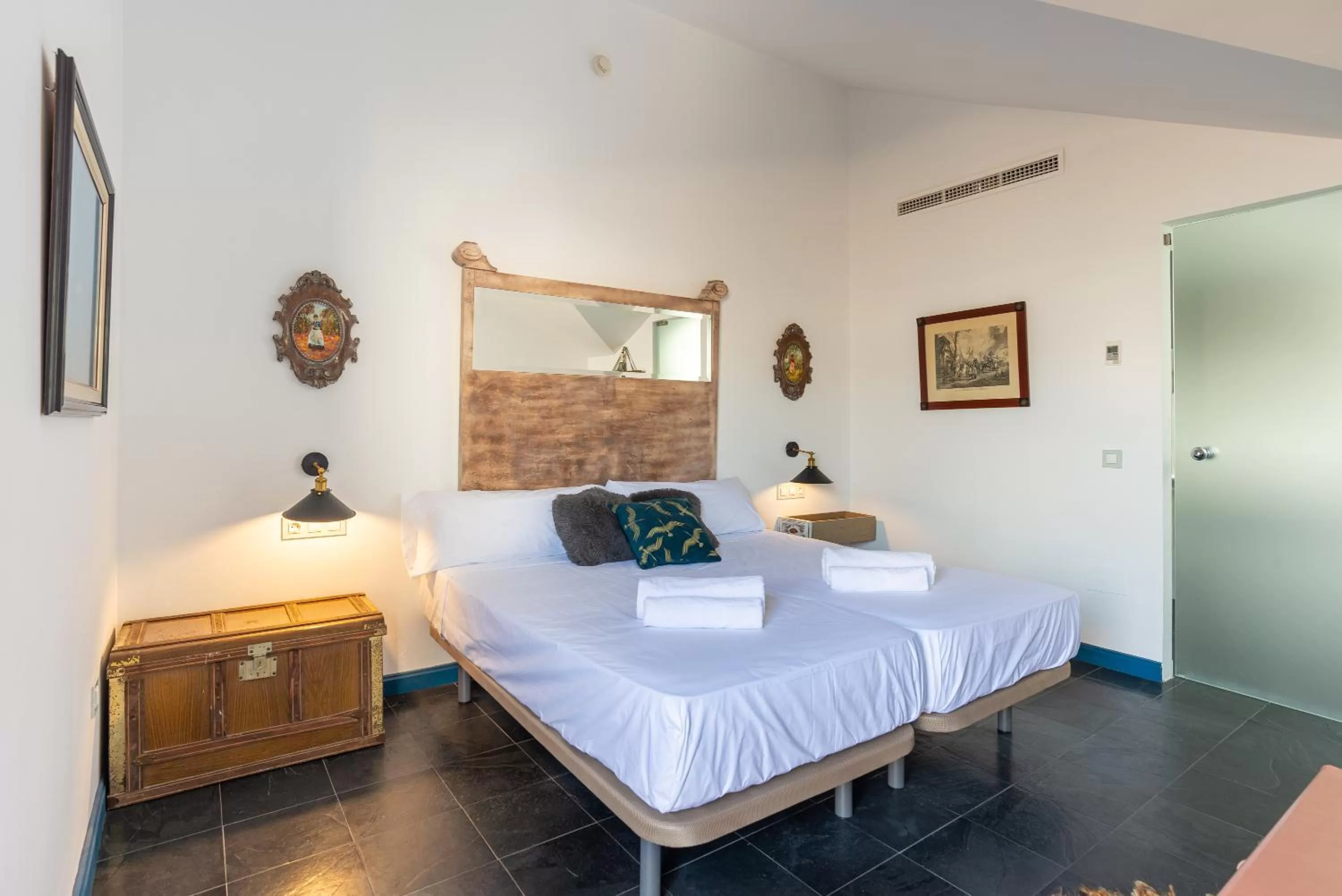 Bedroom, Bed in Hotel Albaicín