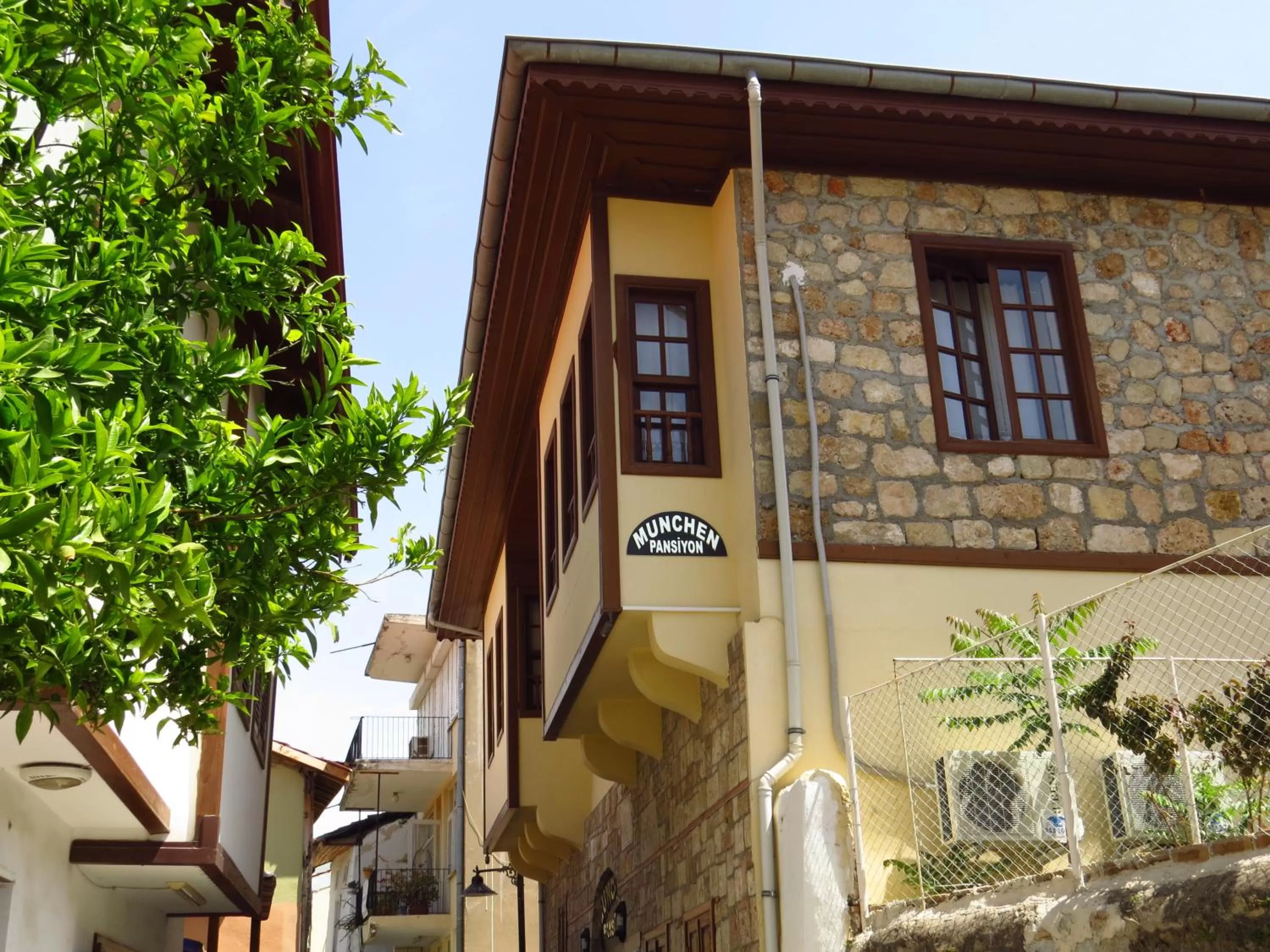 Property Building in Munchen Pension