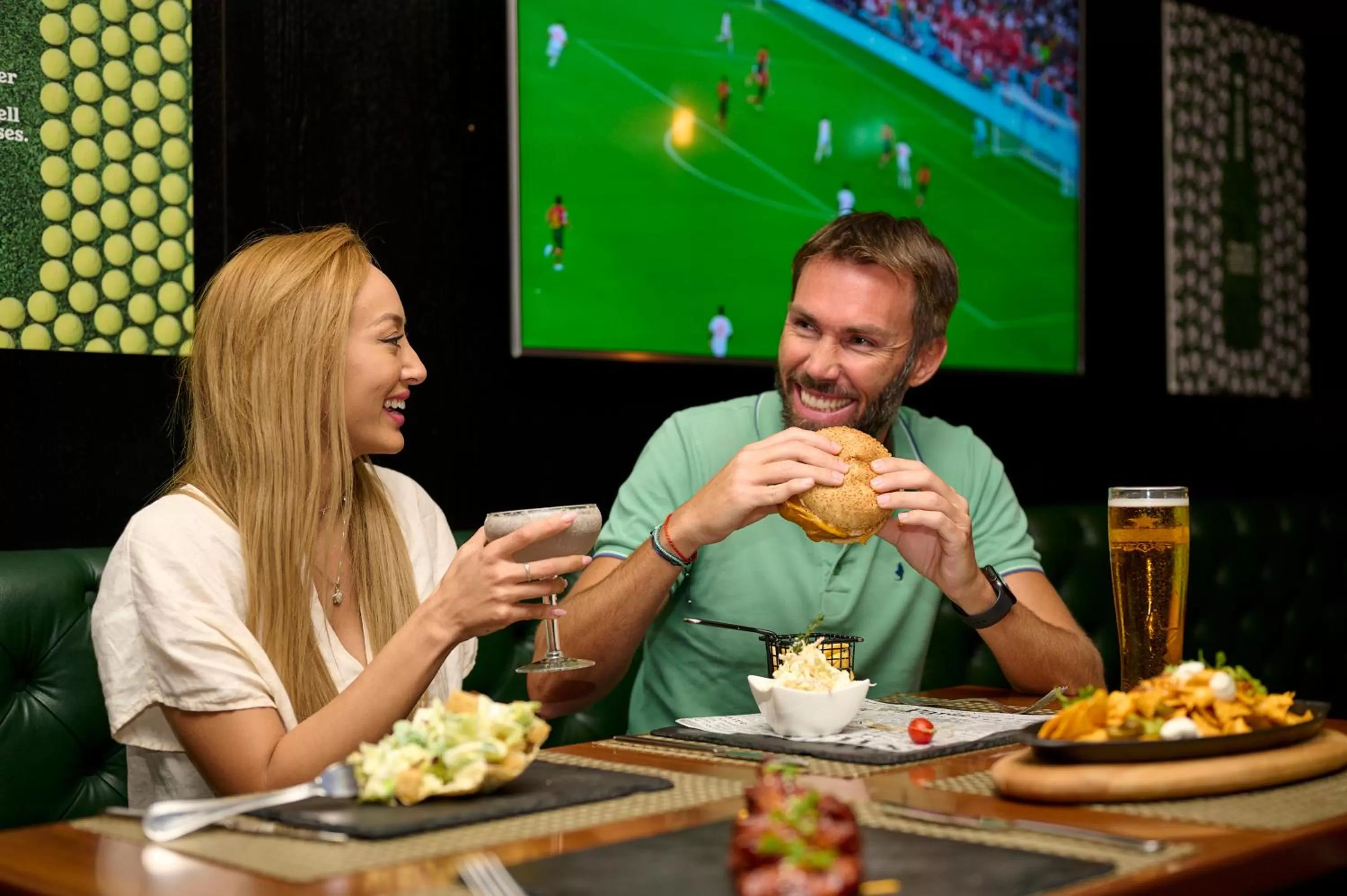 Restaurant/places to eat in Holiday Inn Express Dubai Internet City by IHG