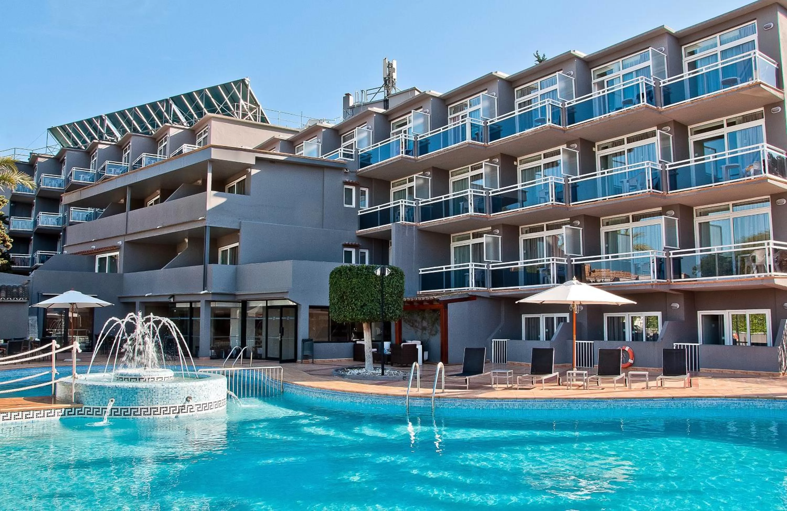 Swimming pool in BQ Augusta Hotel