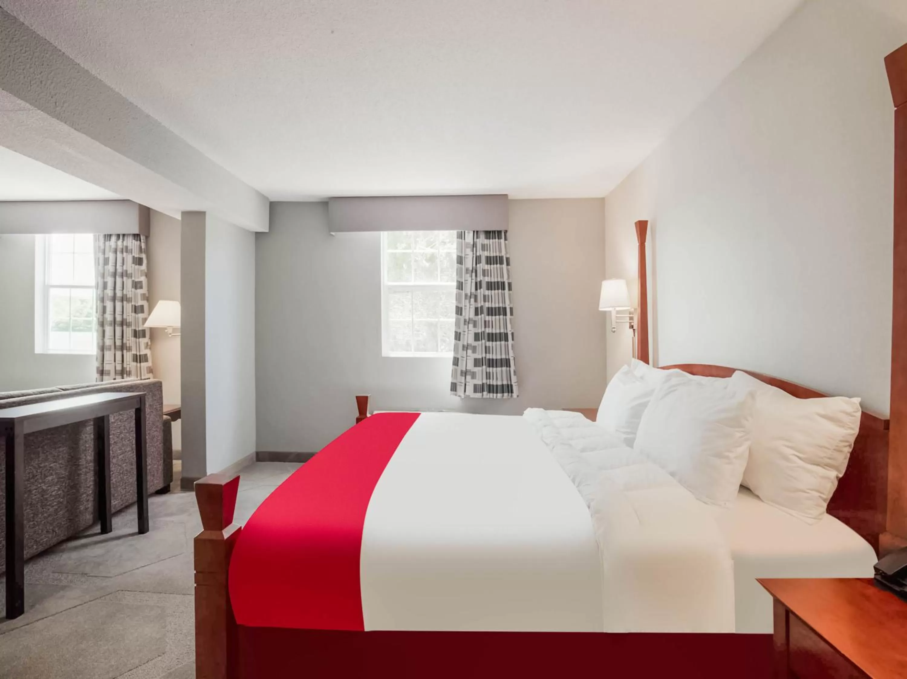 Bedroom in Days Inn by Wyndham Conneaut