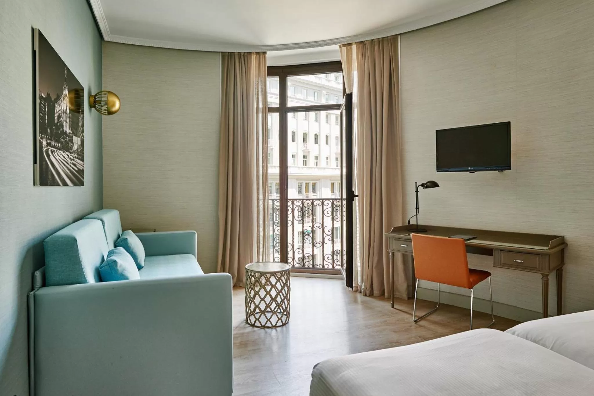 Bedroom, Bed in Regente Hotel