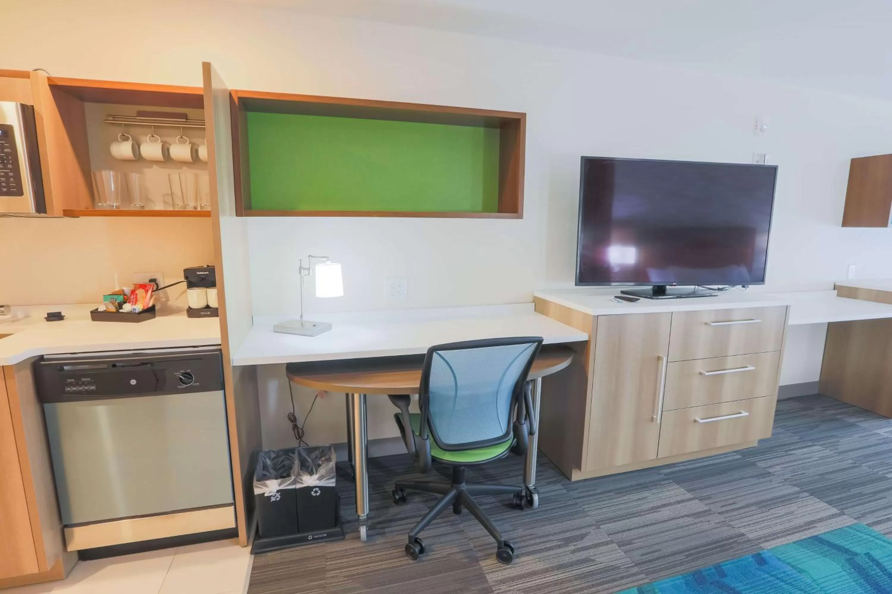 Bedroom in Home2 Suites By Hilton Cumming Atlanta, Ga