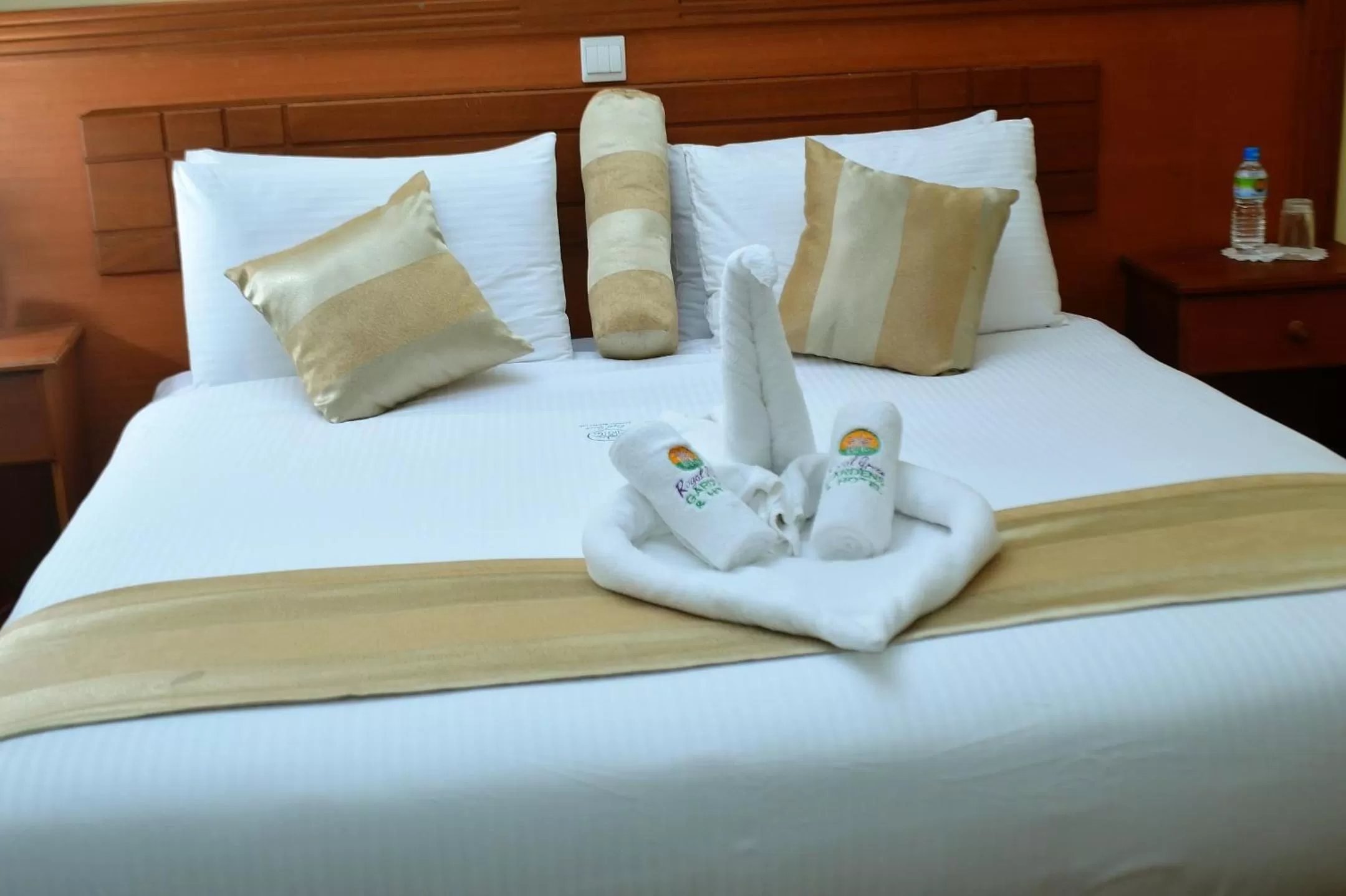 Bedroom, Bed in Royal Green Gardens Resort