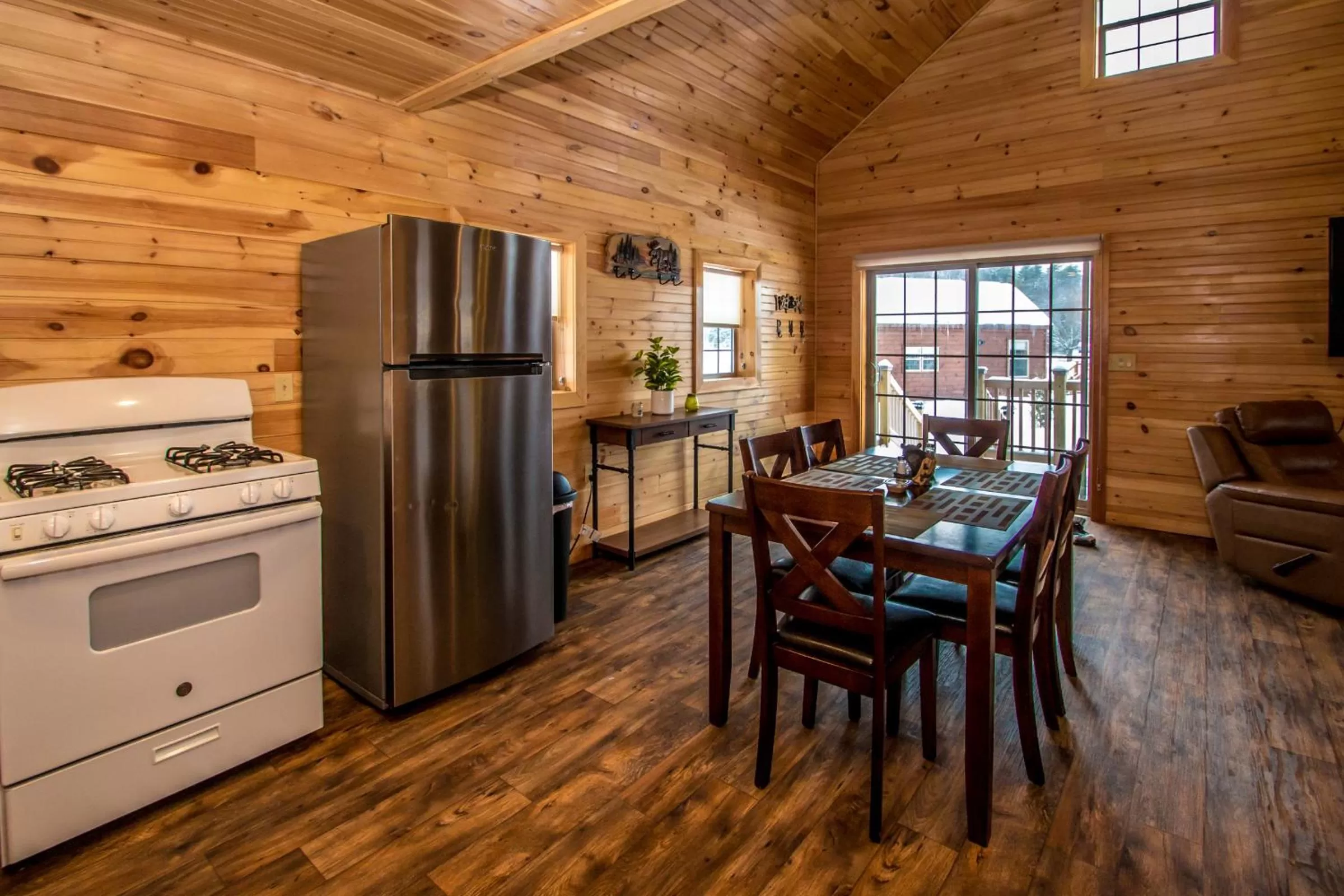 Dining area in Presidential Mountain Resort