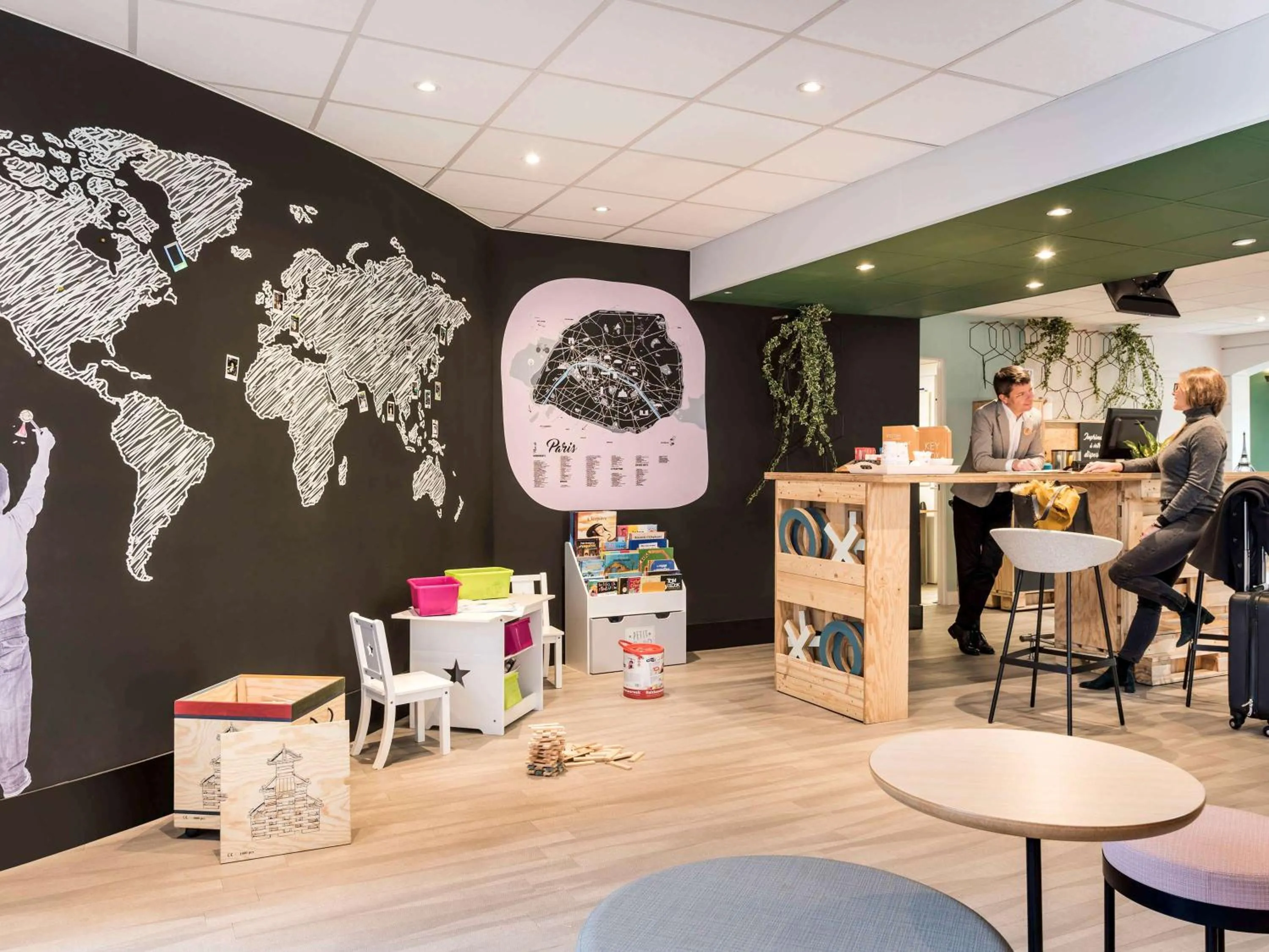 Property building in Aparthotel Adagio Paris Montmartre