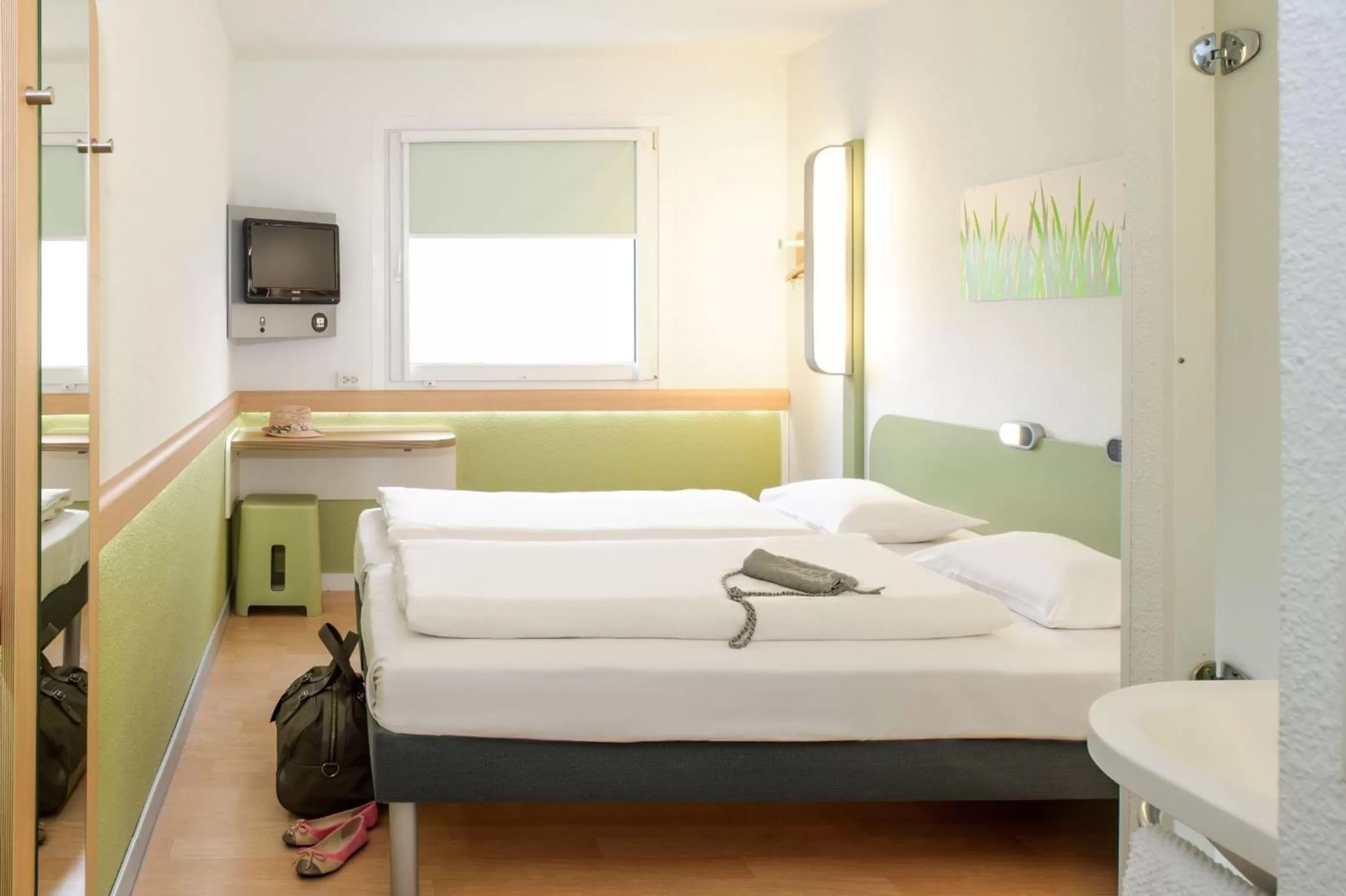 Photo of the whole room, Bed in ibis budget Antwerpen Centraal Station