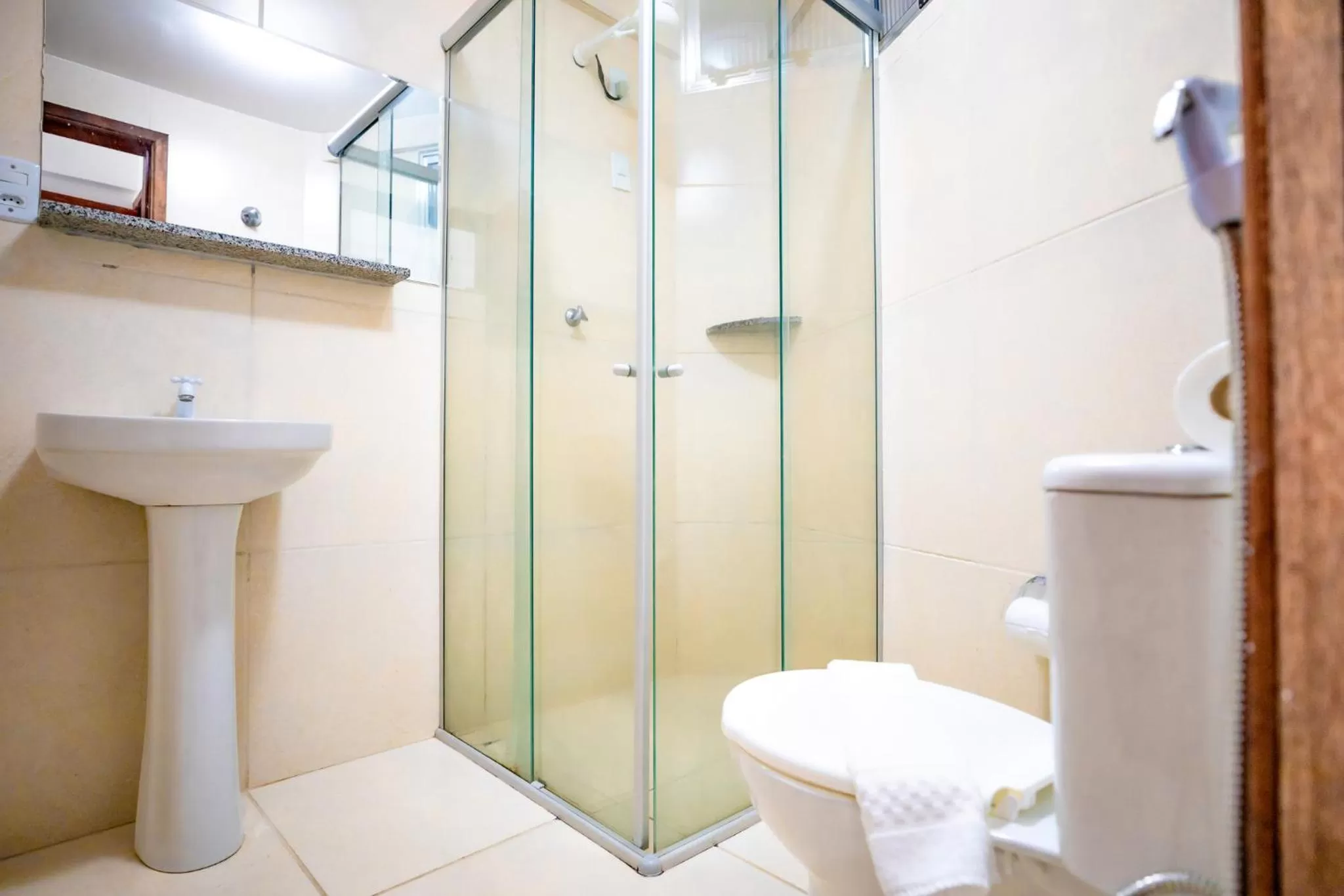 Toilet in Brisa do Mar Beach Hotel