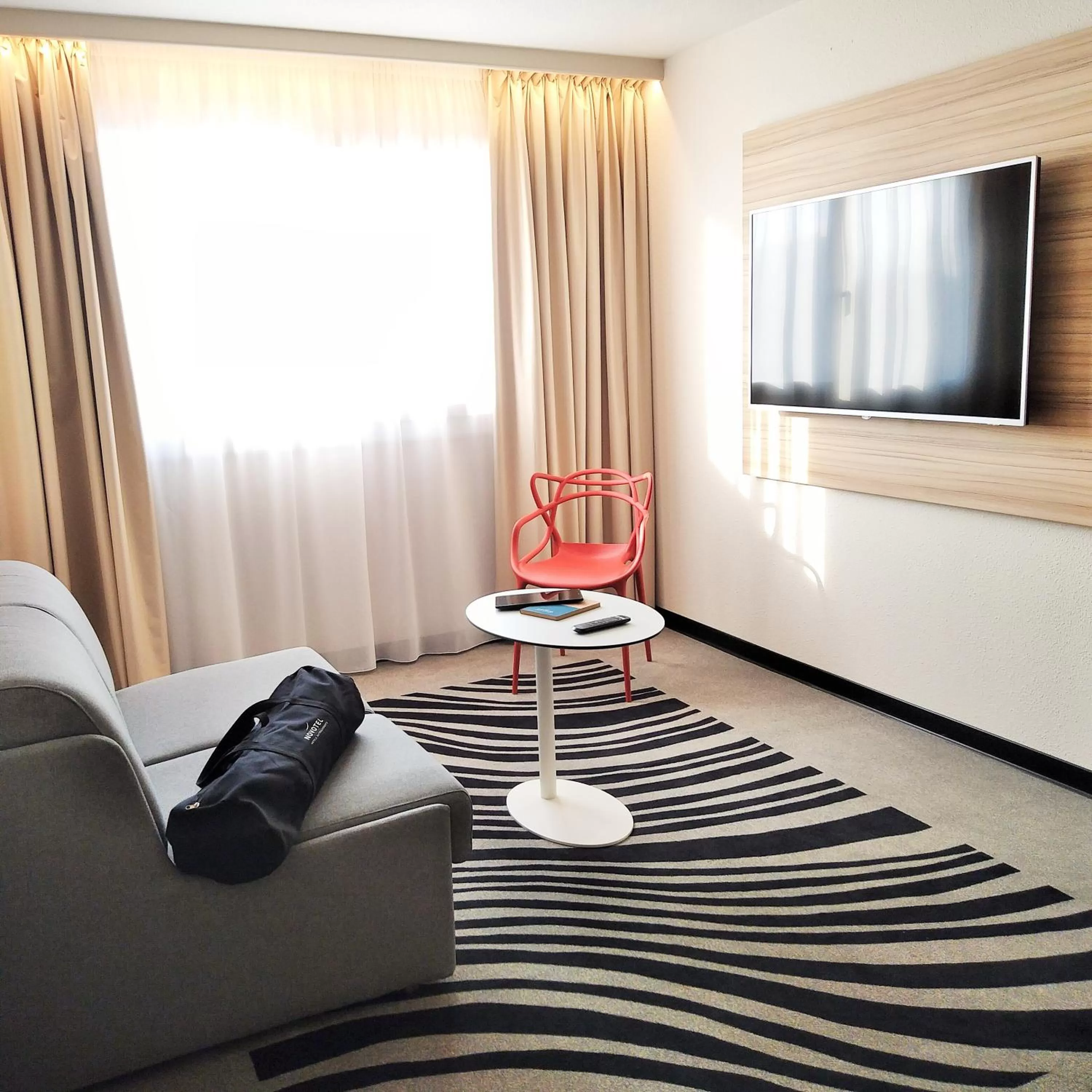 TV and multimedia in Novotel Suites Montpellier Antigone