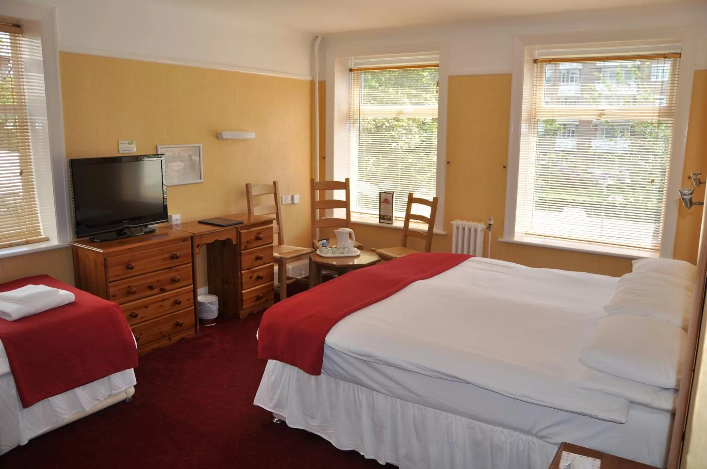 Bed in Hotel Celebrity Bournemouth East Cliff by Villare hotels