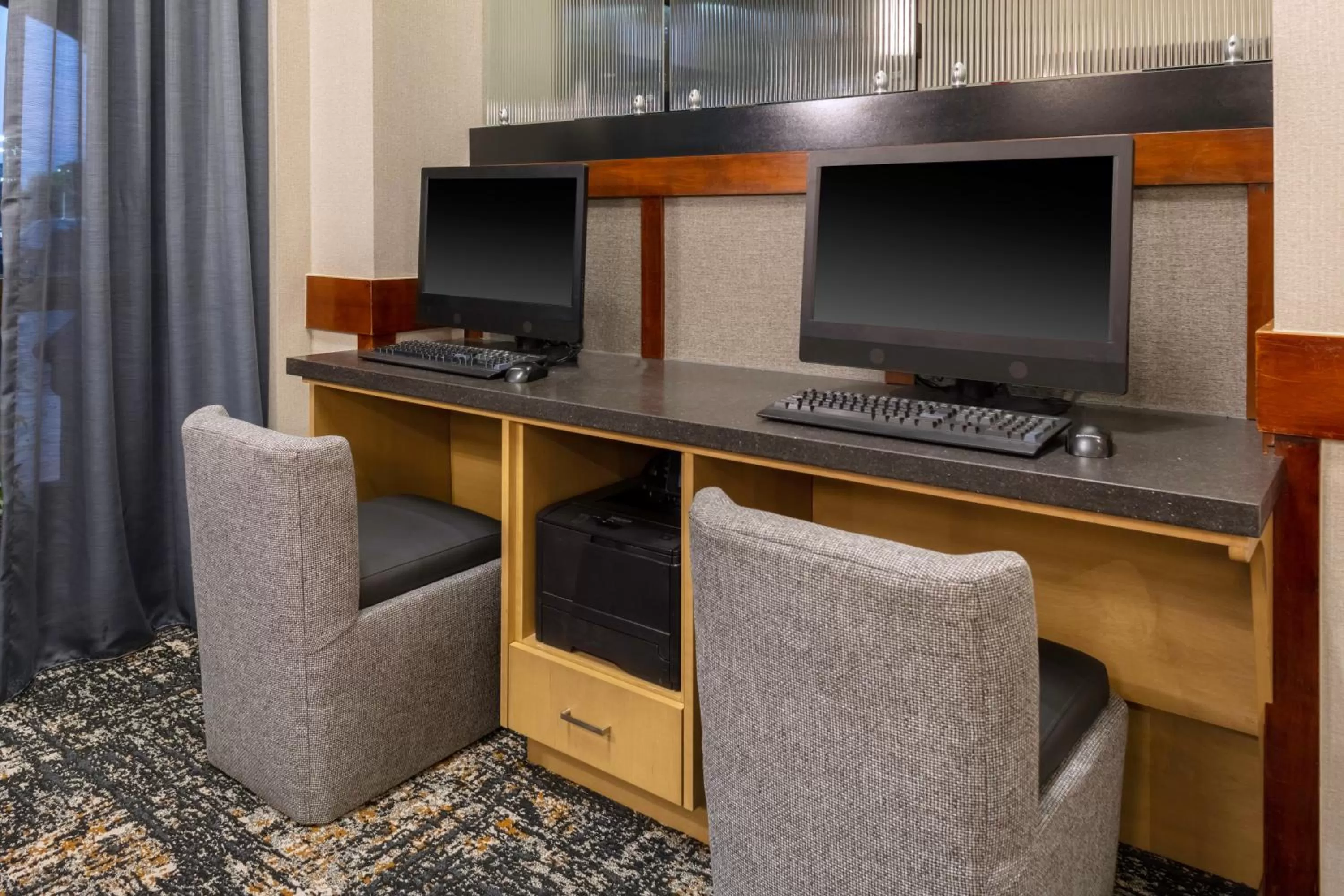 Business facilities in Hyatt Place-Dallas/Arlington