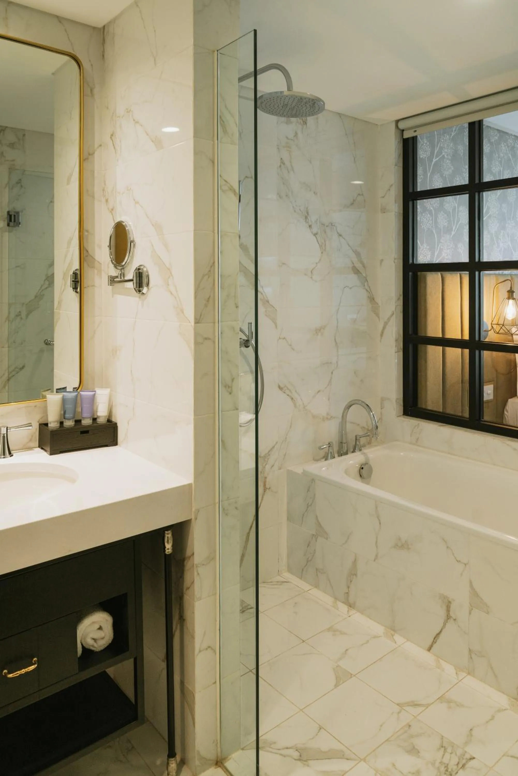 Shower in Barito Mansion