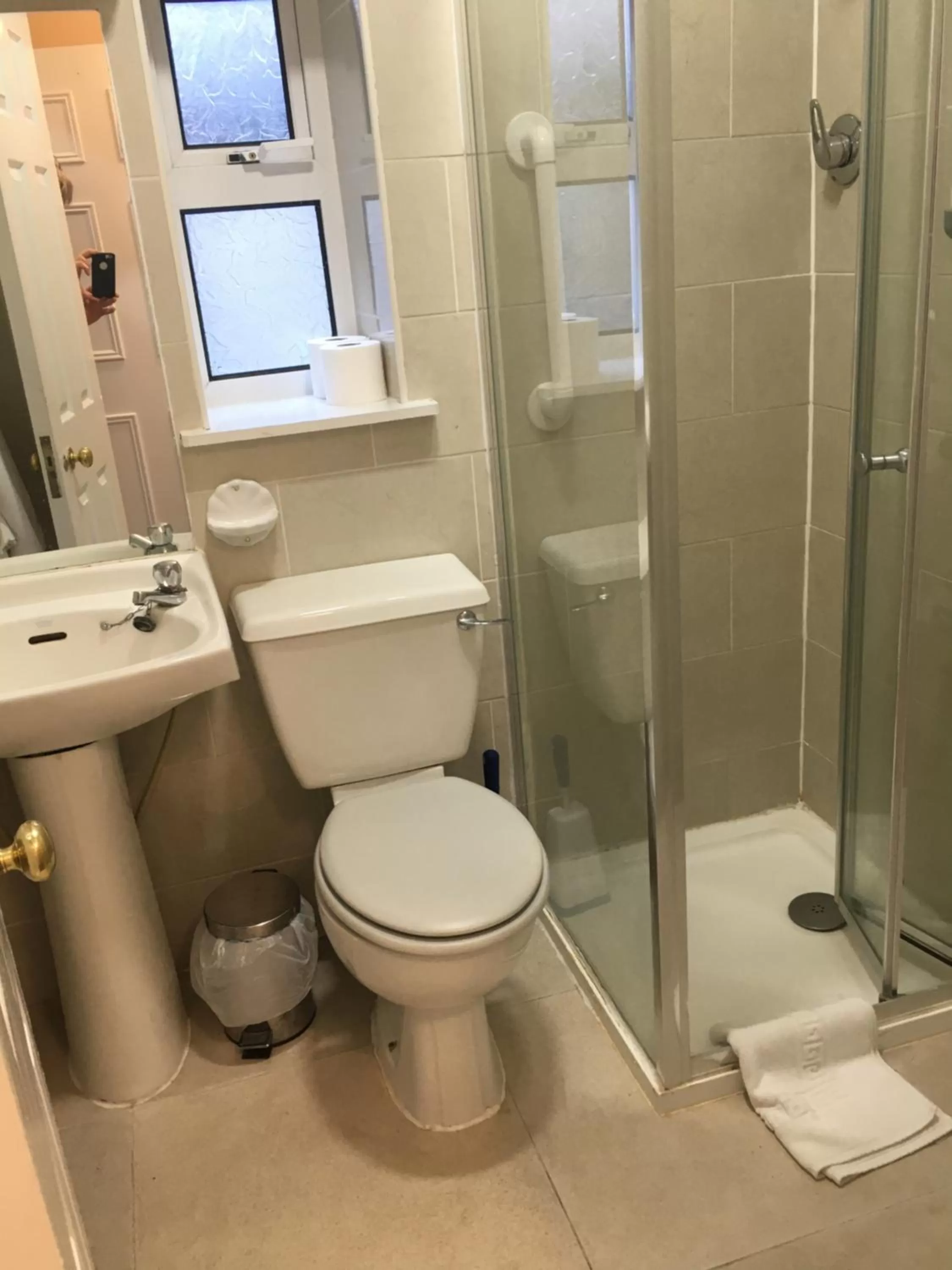 Shower, Bathroom in Tynte House