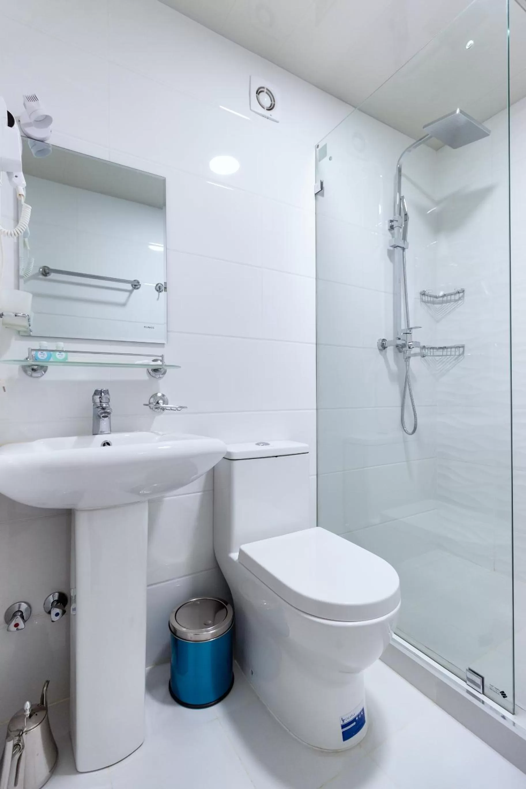 Bathroom in Musafir Hotel