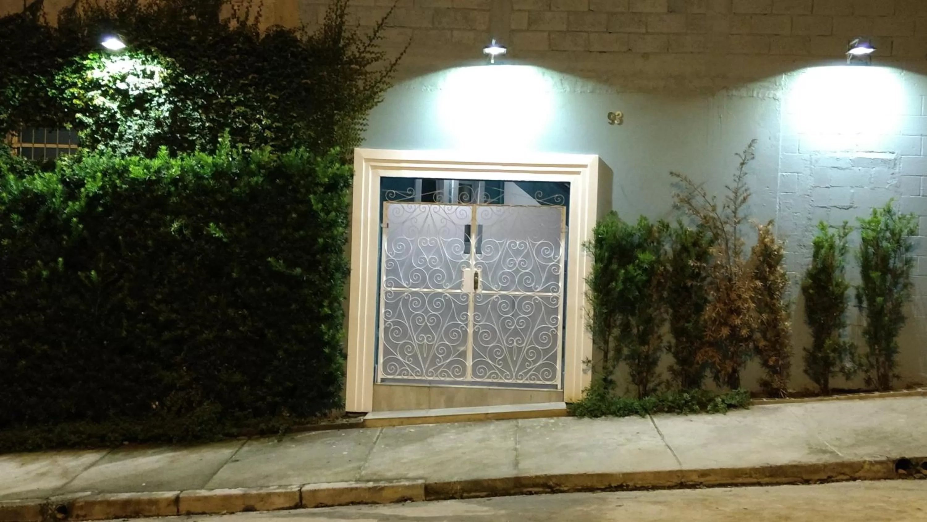 Facade/entrance in Villa Sophia