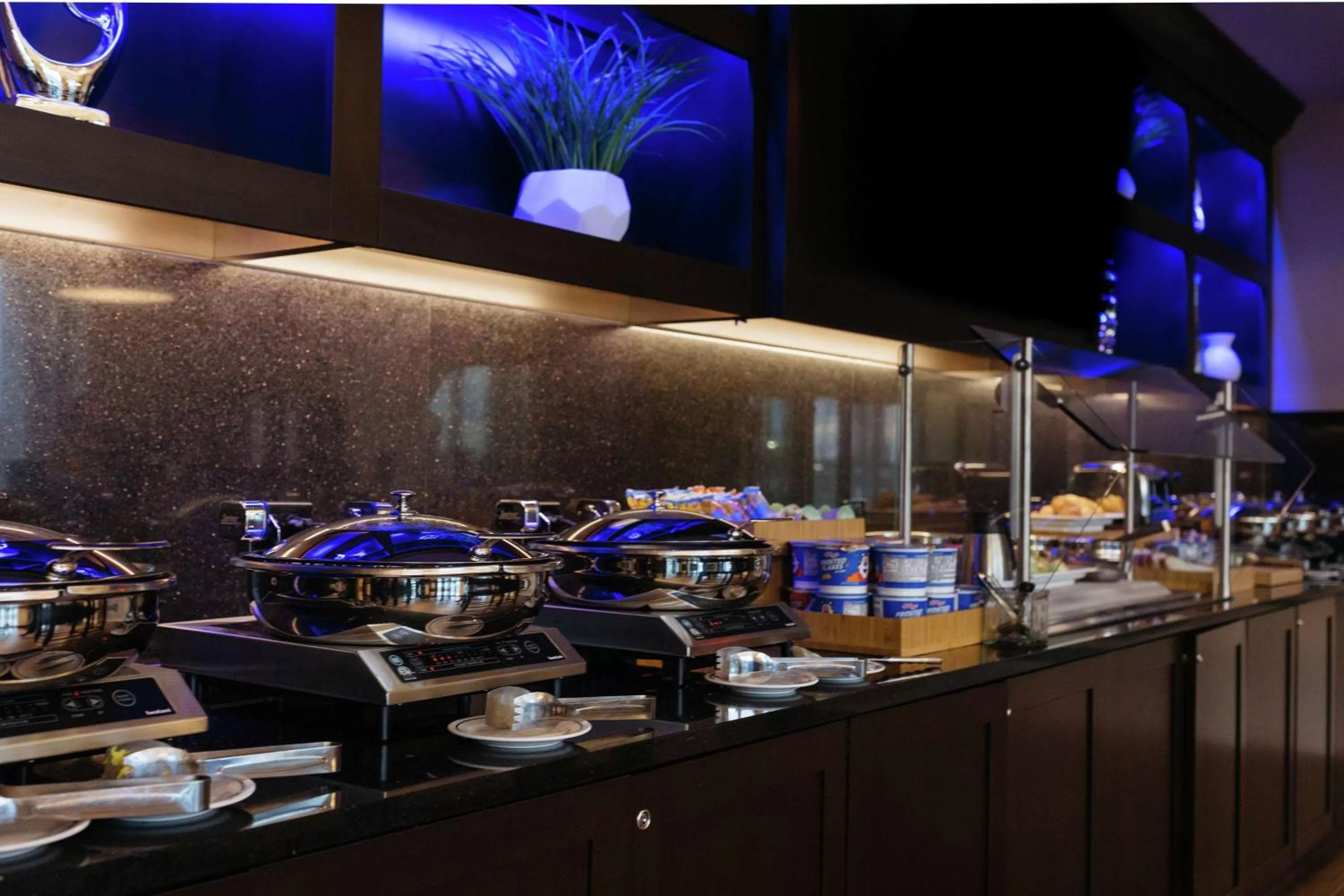 Restaurant/places to eat in Hilton Garden Inn Madison Sun Prairie