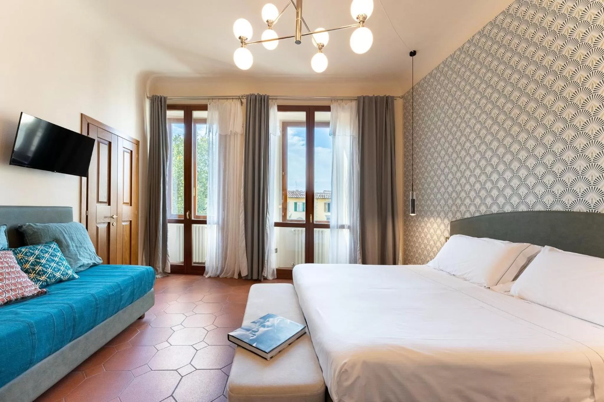 Photo of the whole room, Bed in SPIRIT OF FLORENCE Boutique Rooms