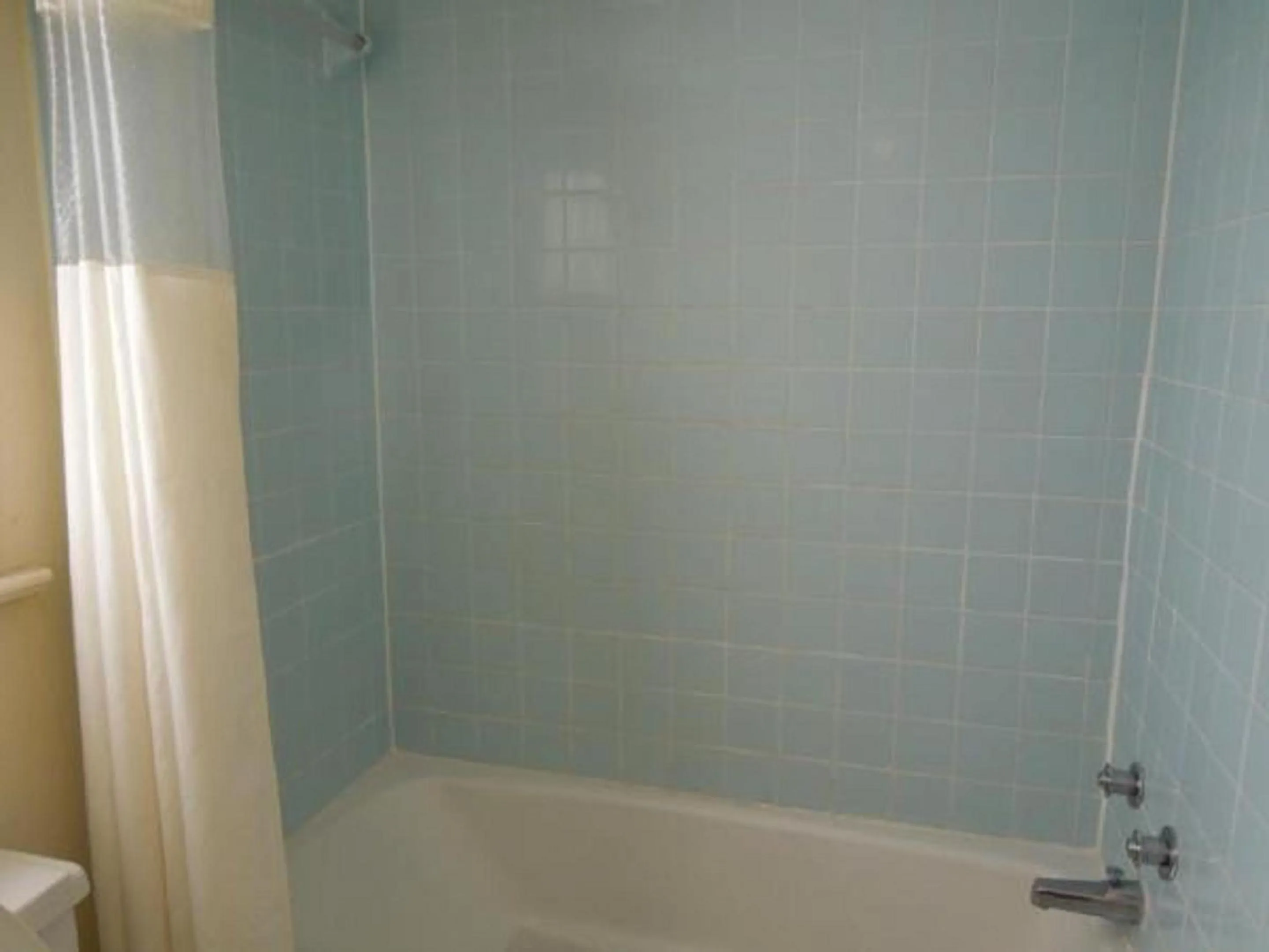 Photo of the whole room in Captain John Smith Inn Williamsburg