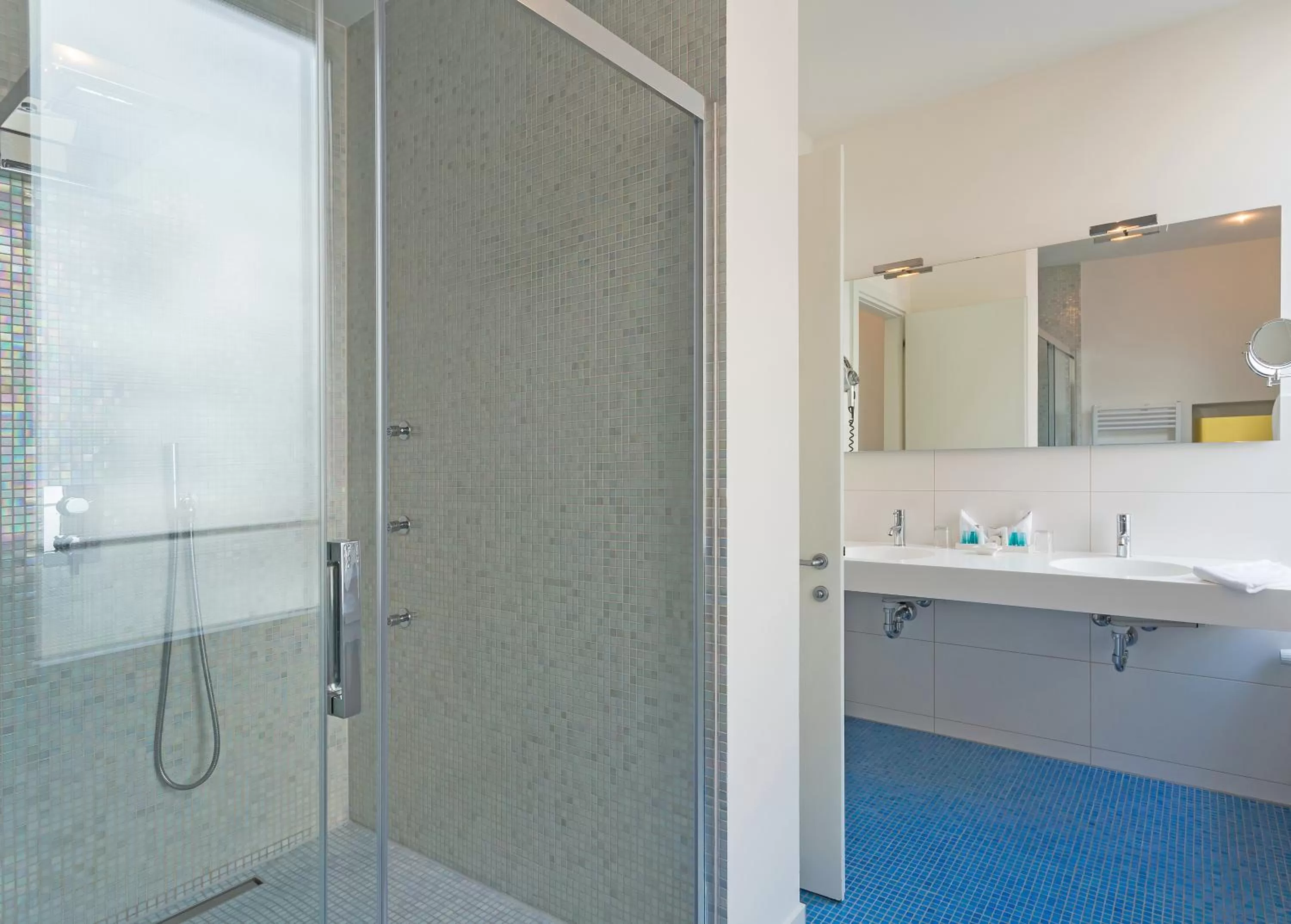 Bathroom in Hotel City Inn Basel