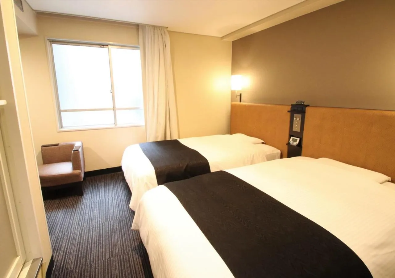 Standard Twin Room in Apa Hotel Hiroshima-Ekimae