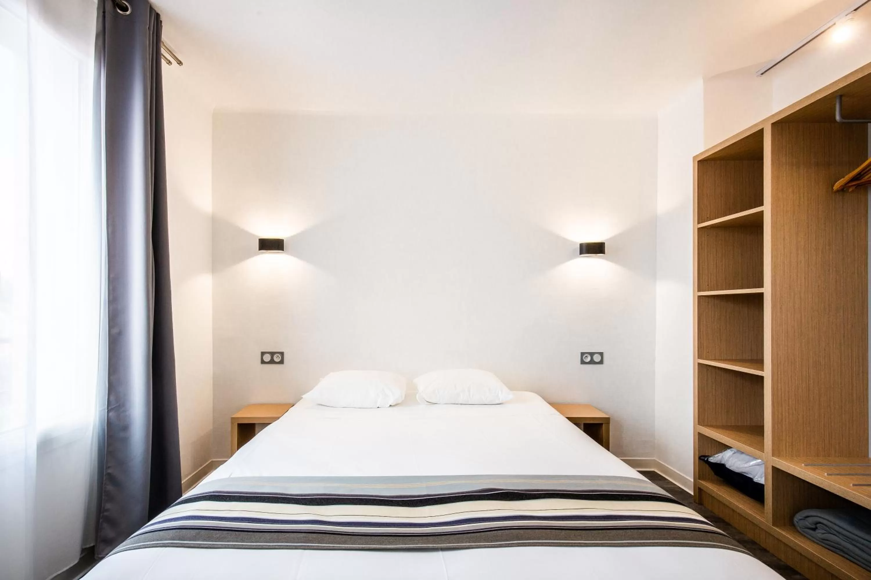 Bed in Hôtel PB - Paris-Barcelone