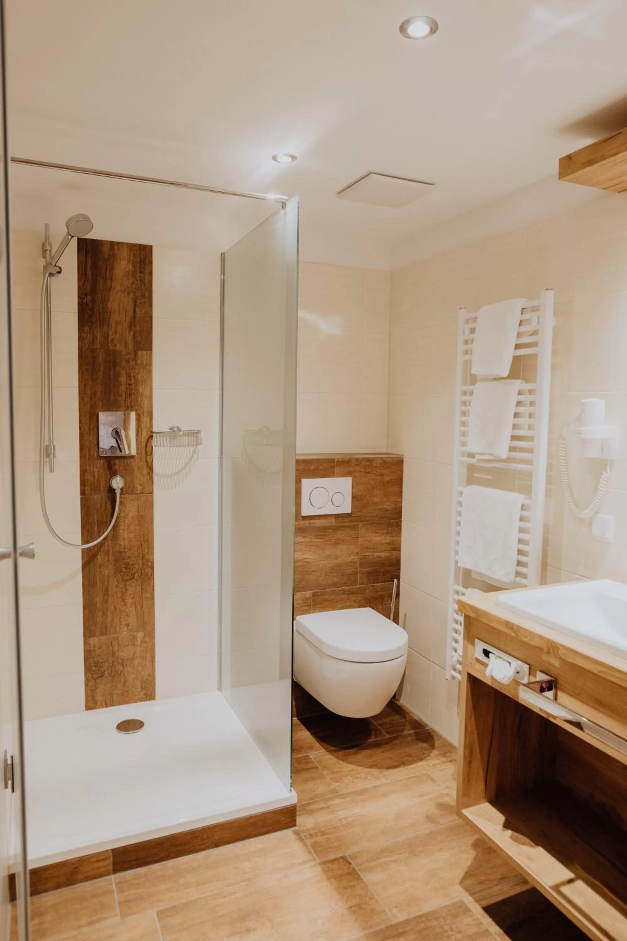 Bathroom in Panorama Hotel Gasthof Leidingerhof