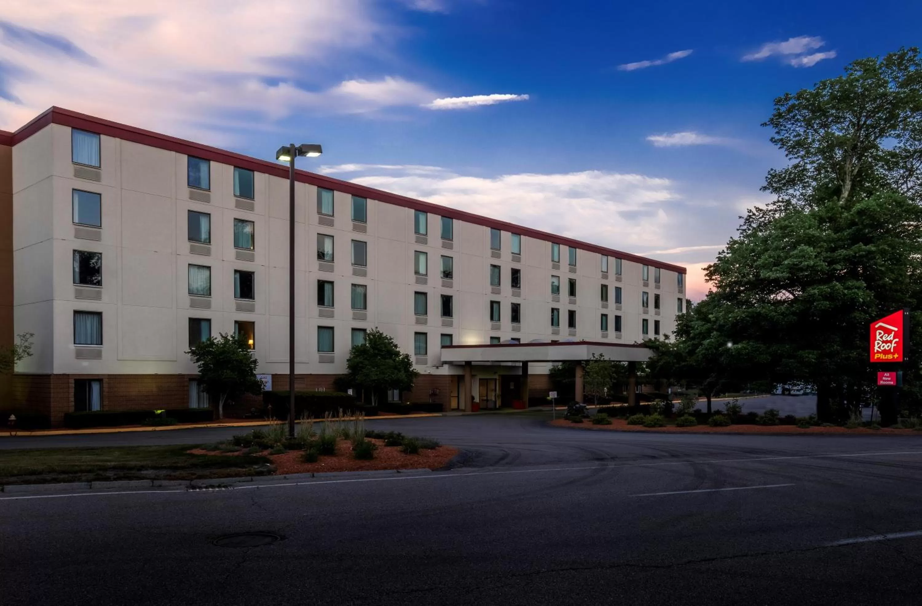 Property building in Red Roof Inn PLUS Boston - Mansfield - Foxboro