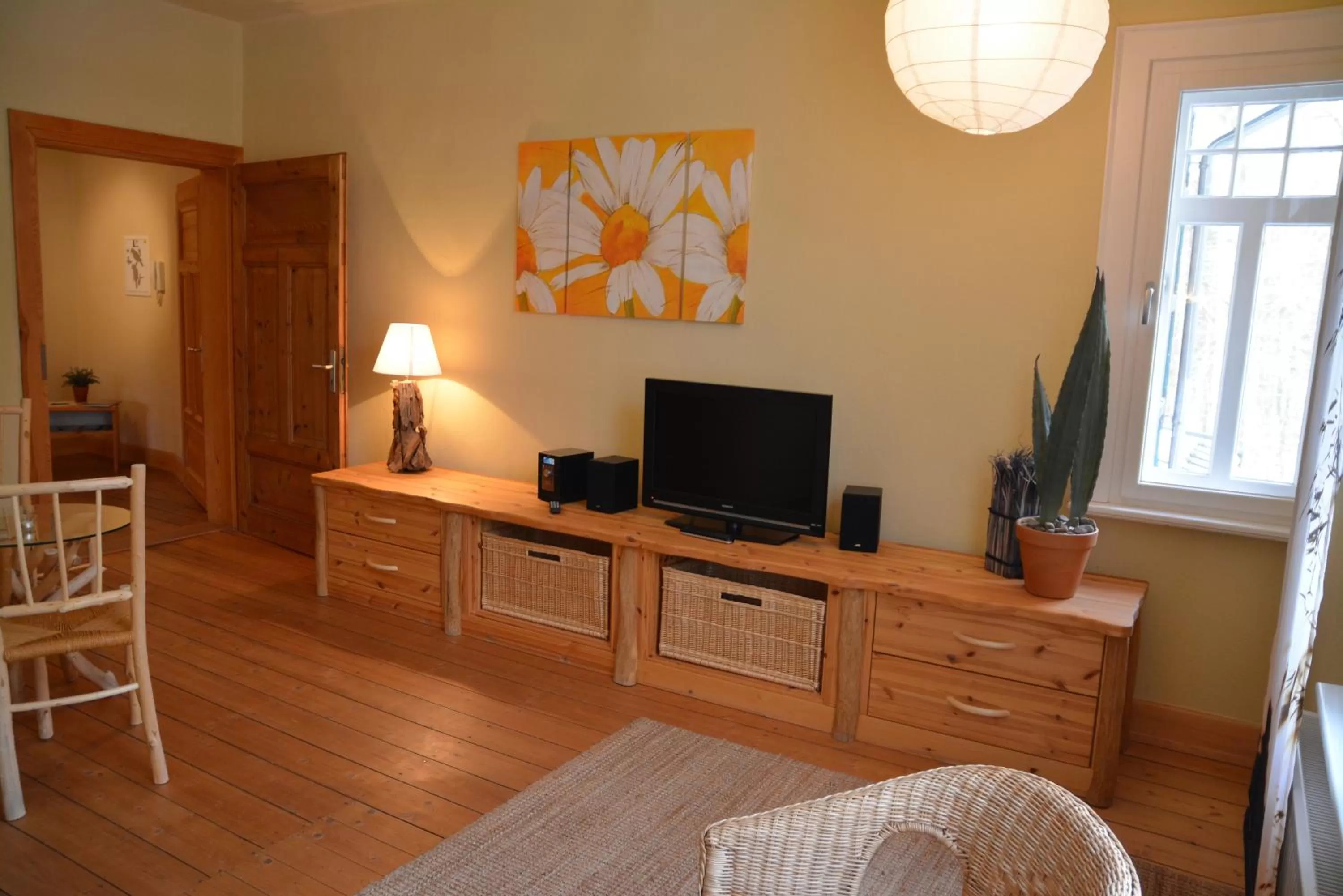 Living room, TV/Entertainment Center in Landgasthof Alter Bahnhof