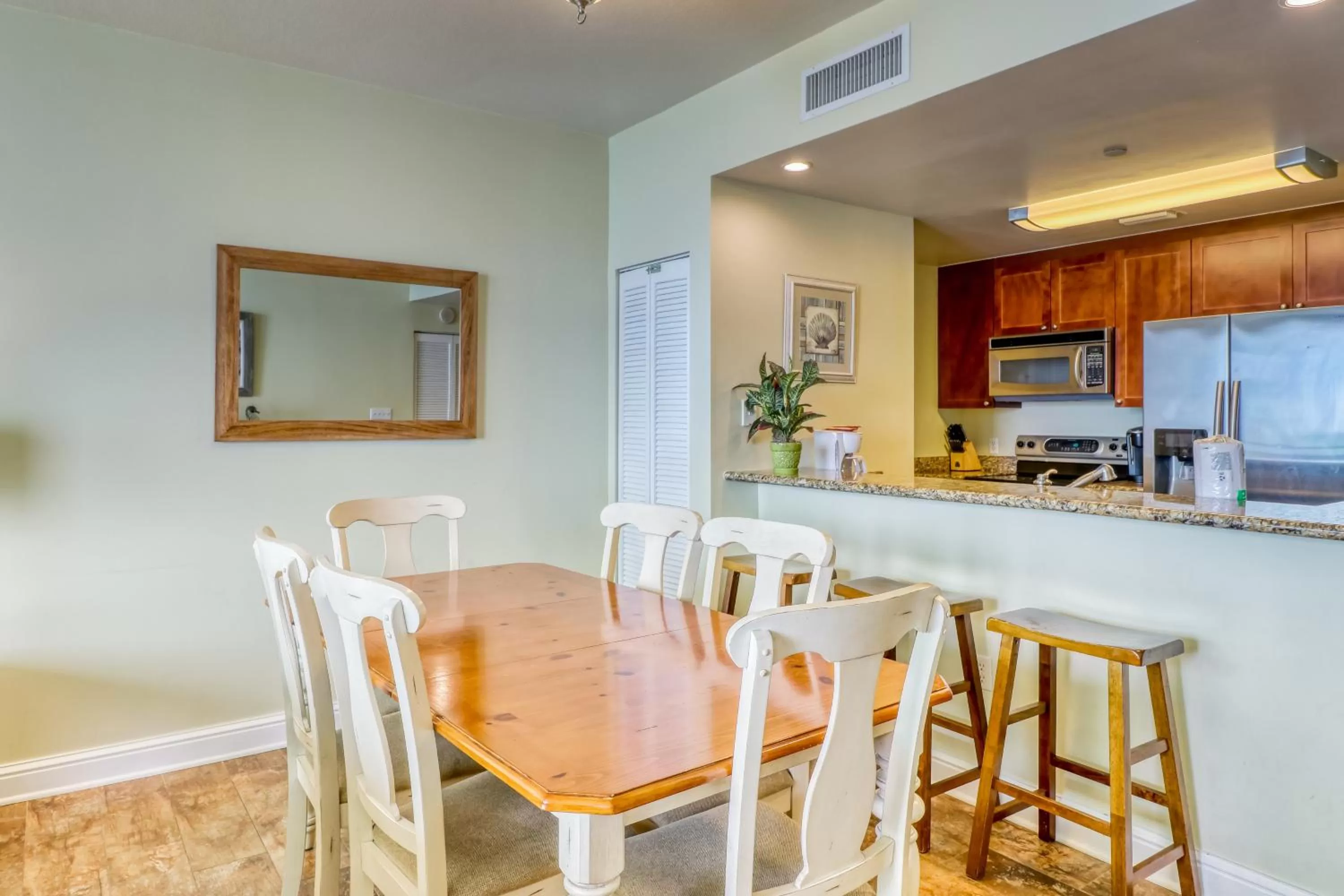 Apartment with Pool View  in Aqua 1604