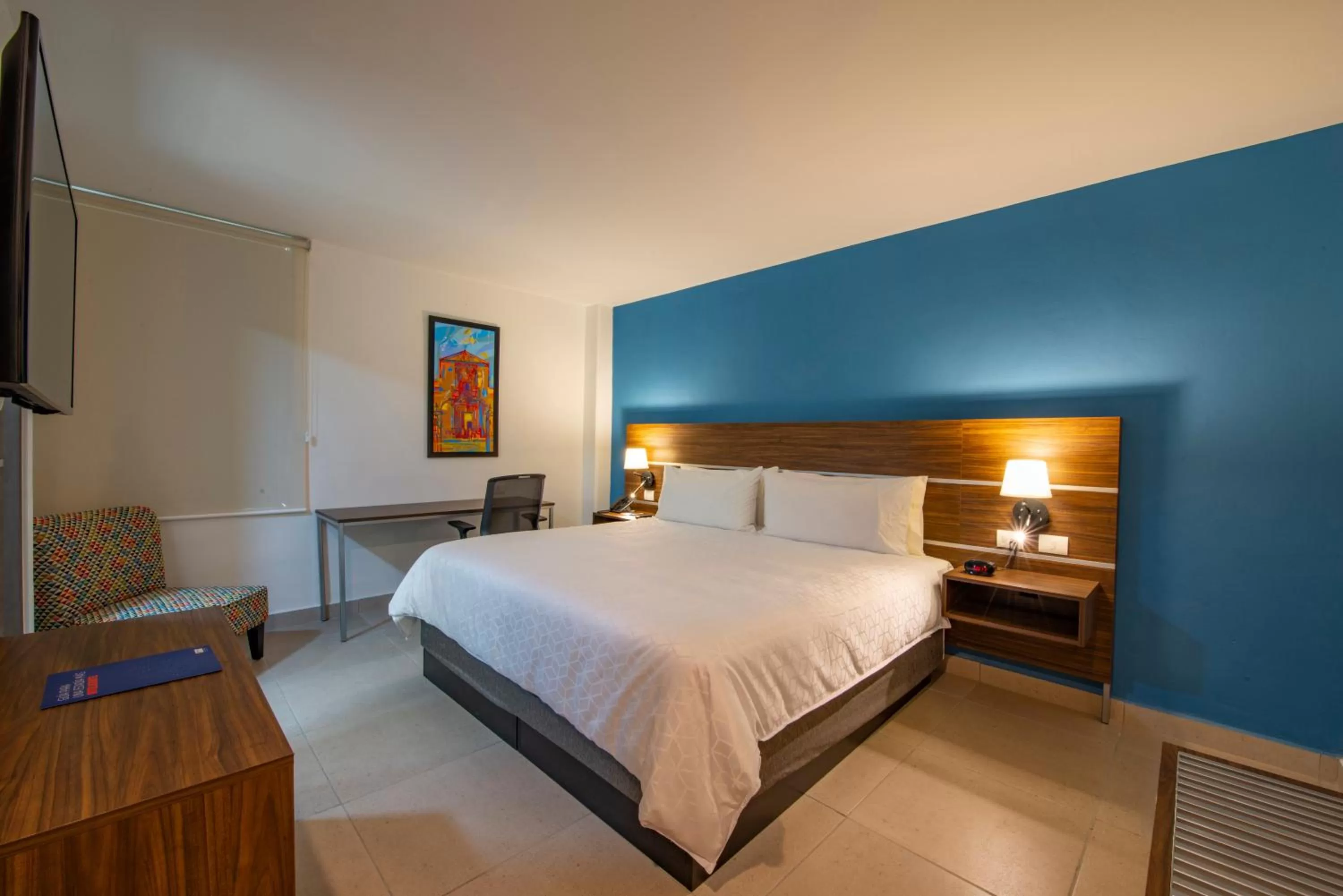 Photo of the whole room, Bed in Holiday Inn Express Merida Centro by IHG