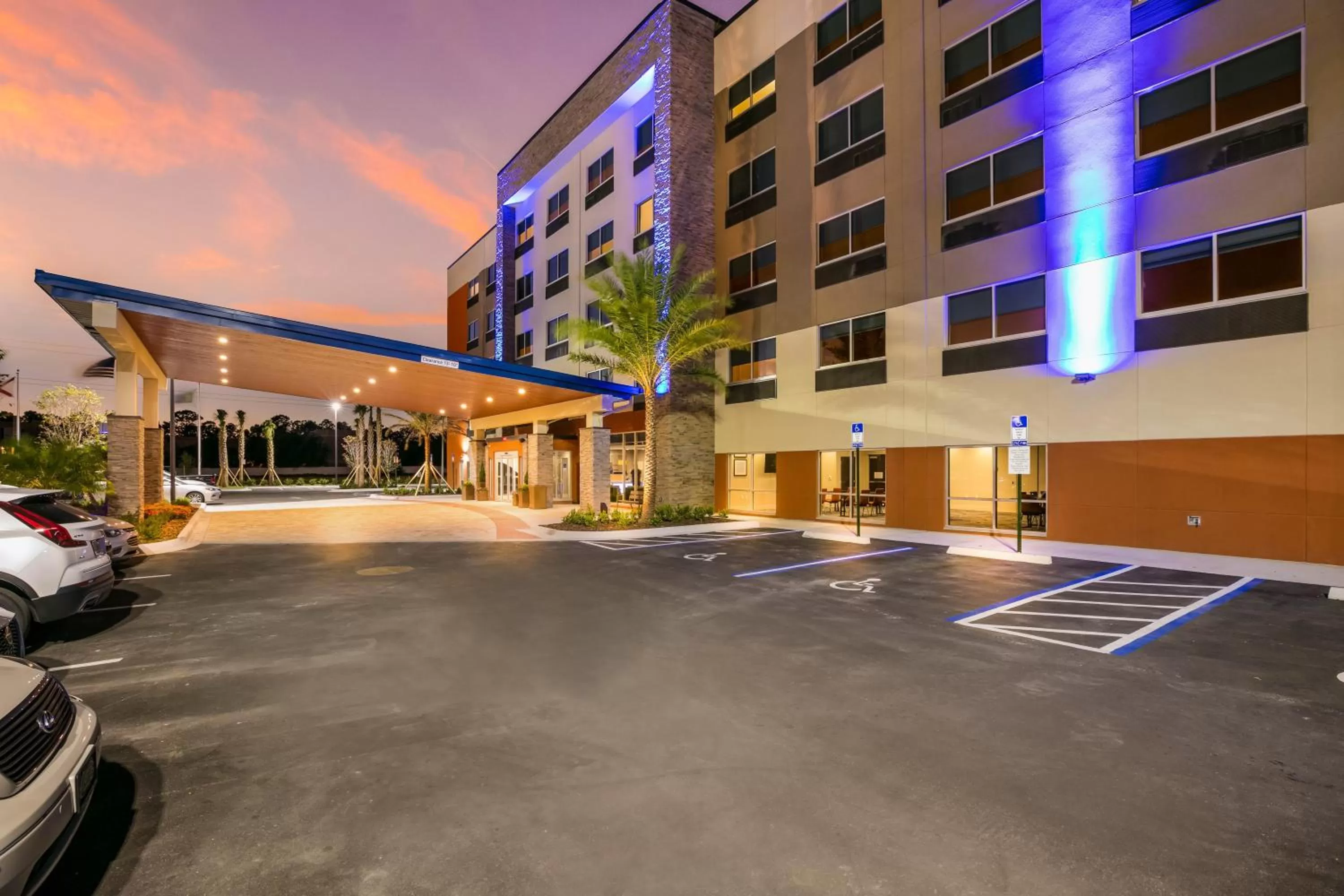 Property building in Holiday Inn Express & Suites Jacksonville - Town Center by IHG