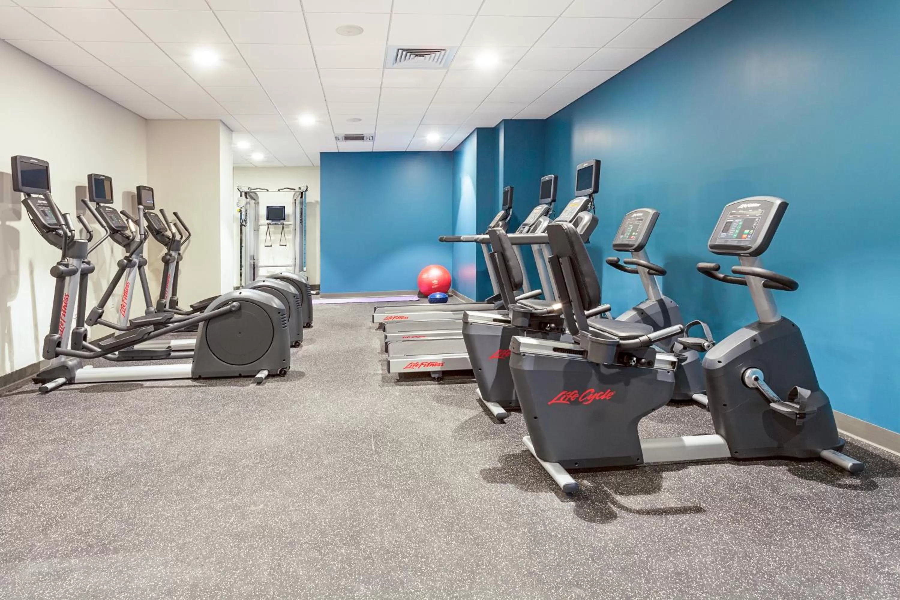Fitness centre/facilities in Holiday Inn Express & Suites Panama City Beach - Beachfront by IHG
