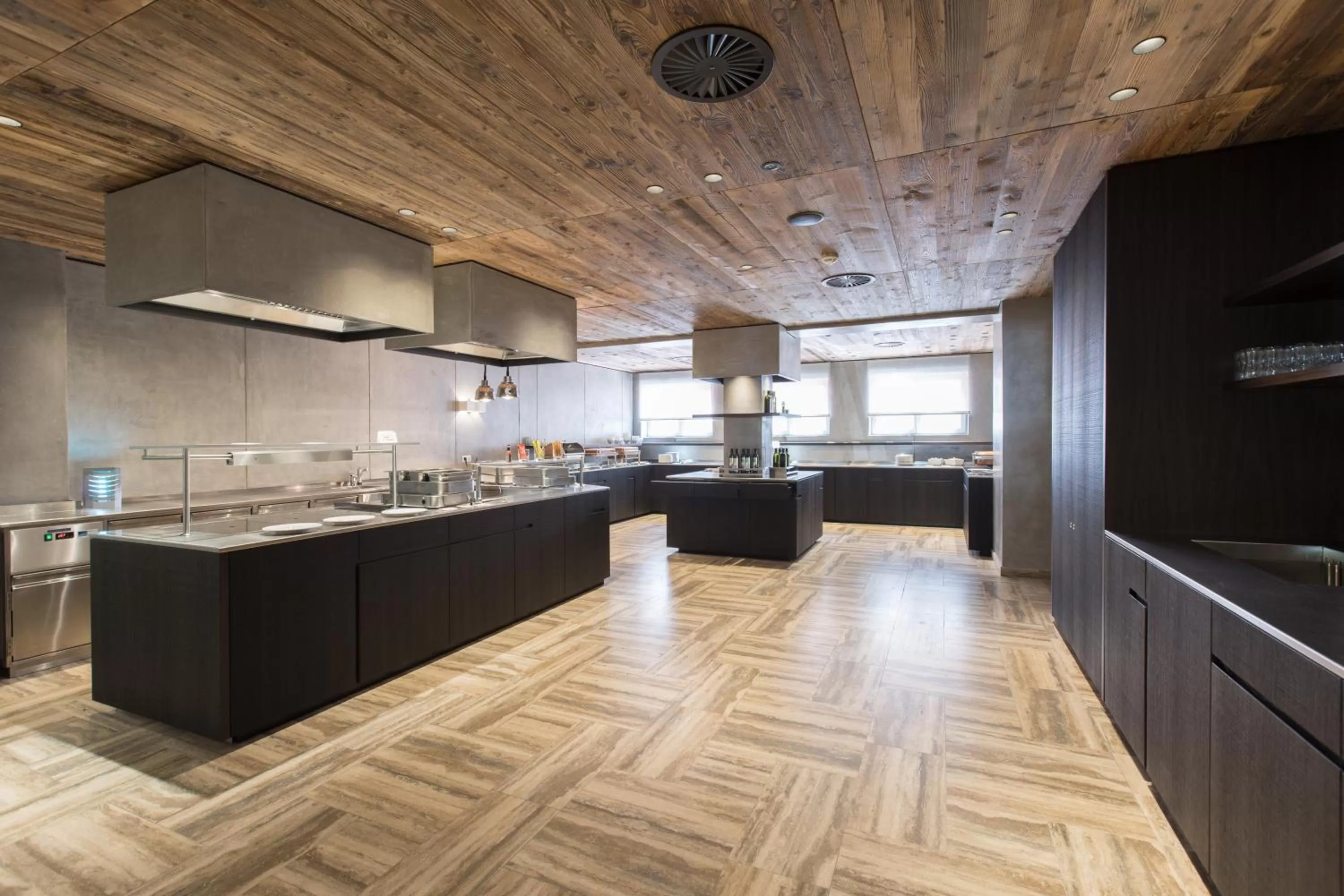 Restaurant/places to eat in ElisabethHotel Premium Private Retreat- Adults only