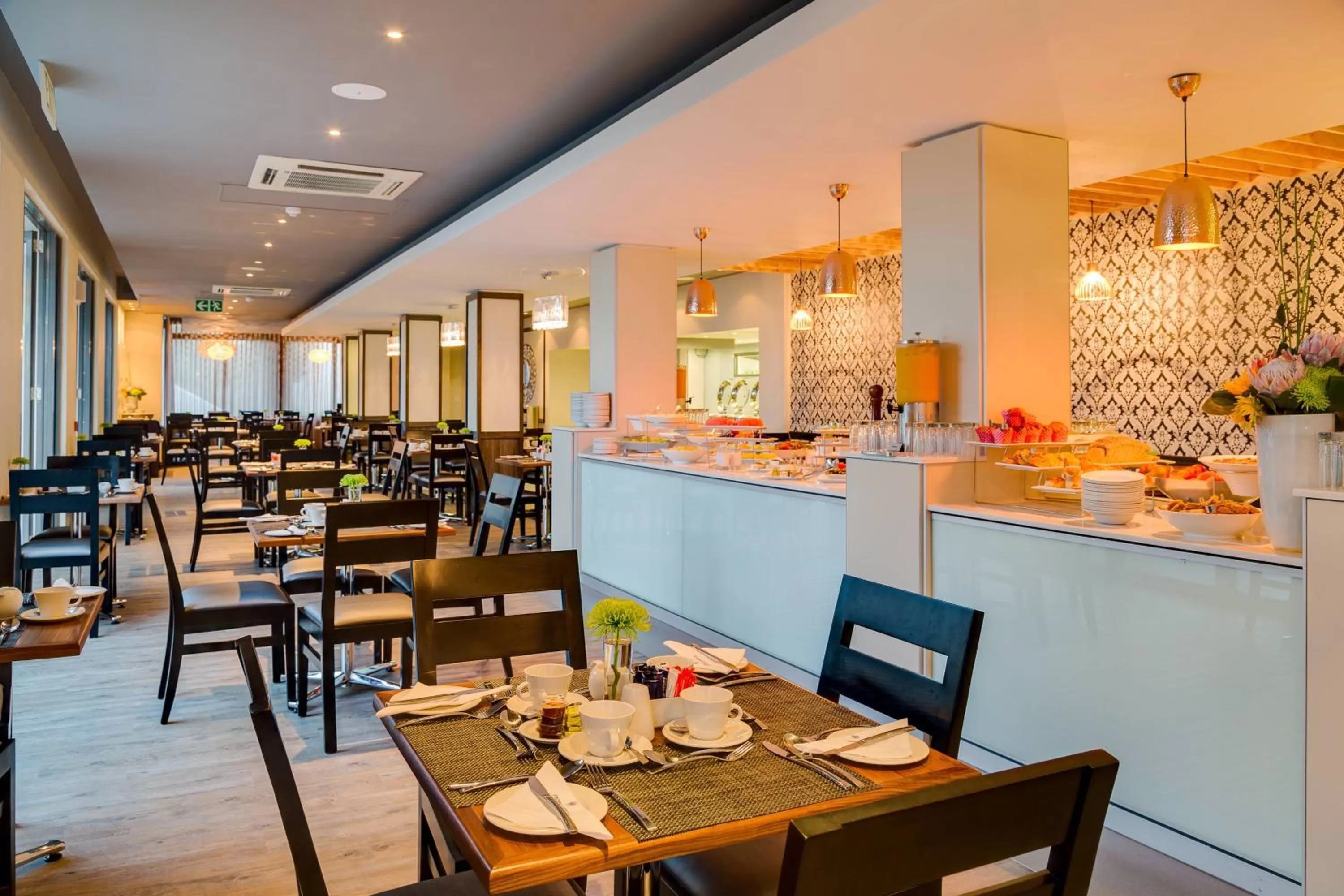 Restaurant/places to eat in Protea Hotel by Marriott Cape Town Waterfront Breakwater Lodge