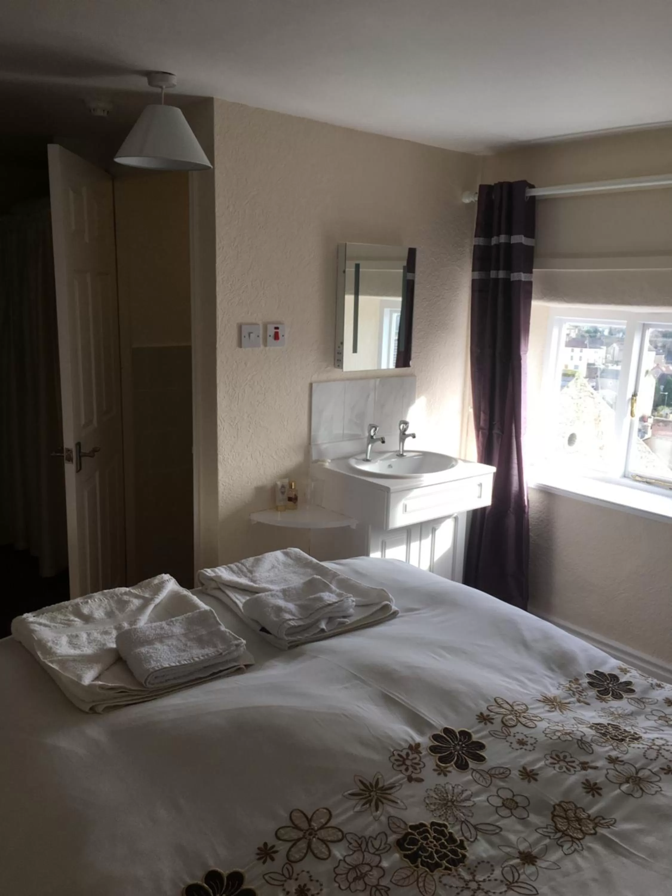 Bedroom in The Buck Inn