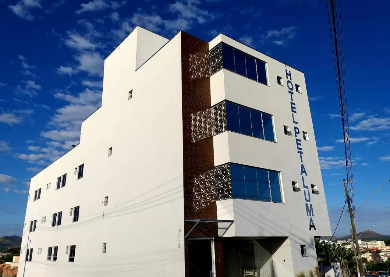 Property Building in Hotel Petaluma Piumhi