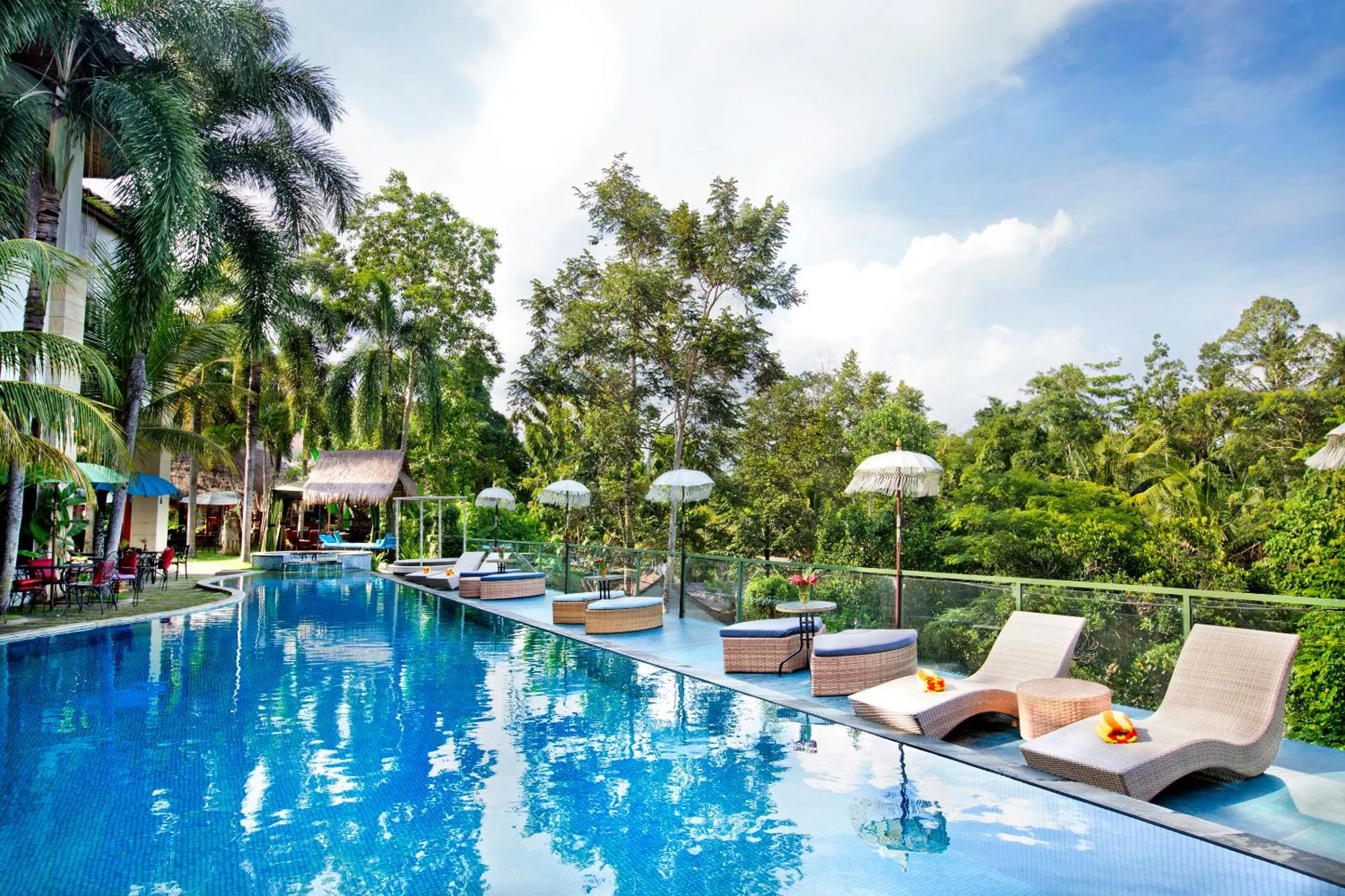 Swimming pool in The Mansion Resort Hotel & Spa