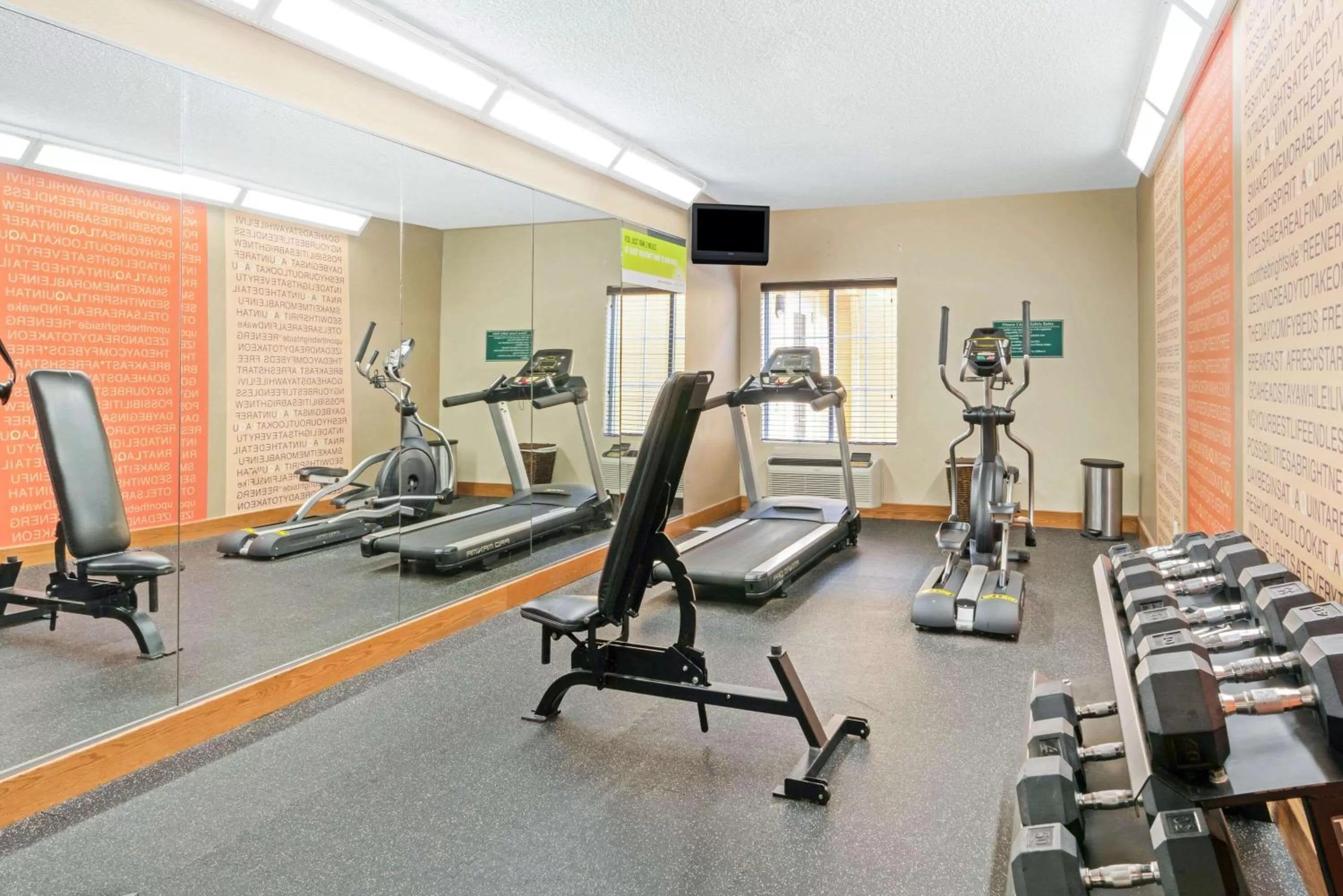 Fitness centre/facilities in La Quinta by Wyndham Shawnee