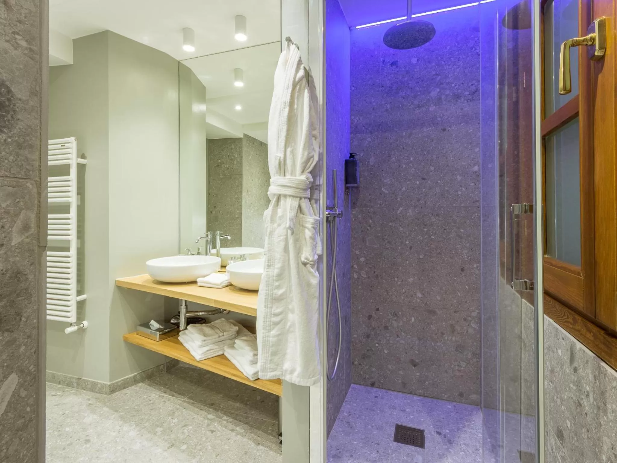 Shower in Renascentia in Florence - Adults Only