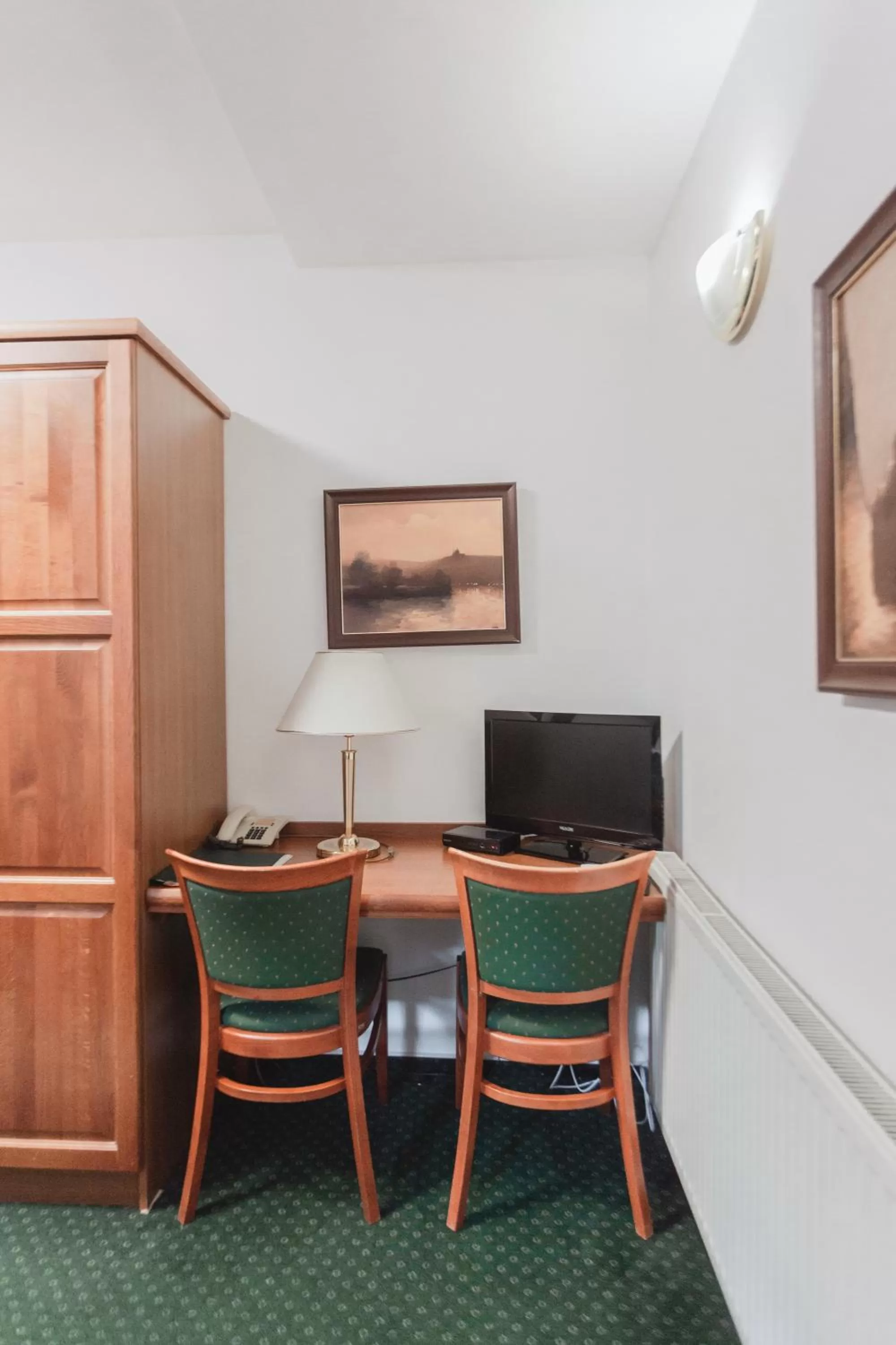 TV and multimedia in Hotel Peko