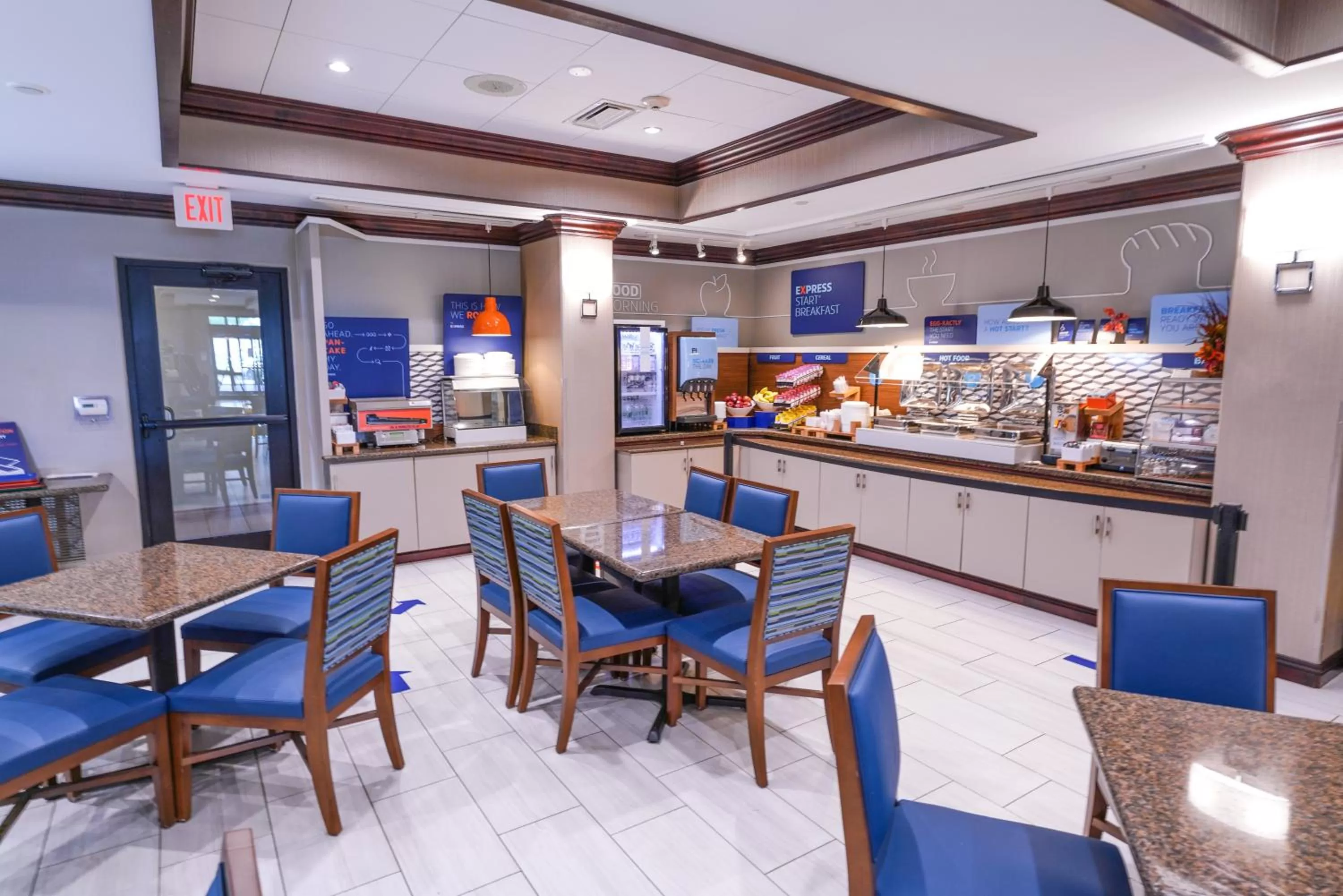 Breakfast in Holiday Inn Express and Suites Springfield Medical District by IHG