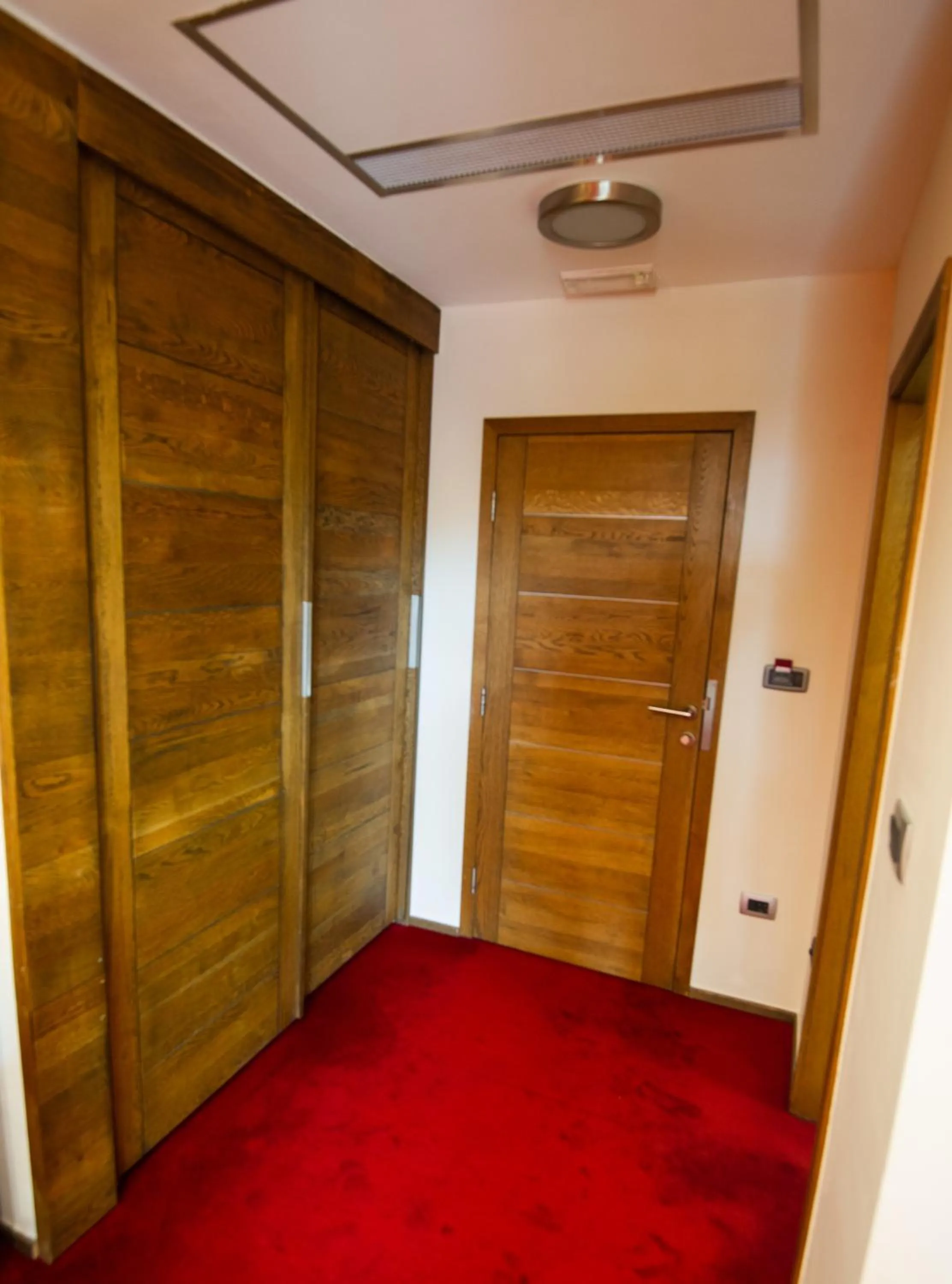wardrobe in GRANDE CASA Hotel - Međugorje