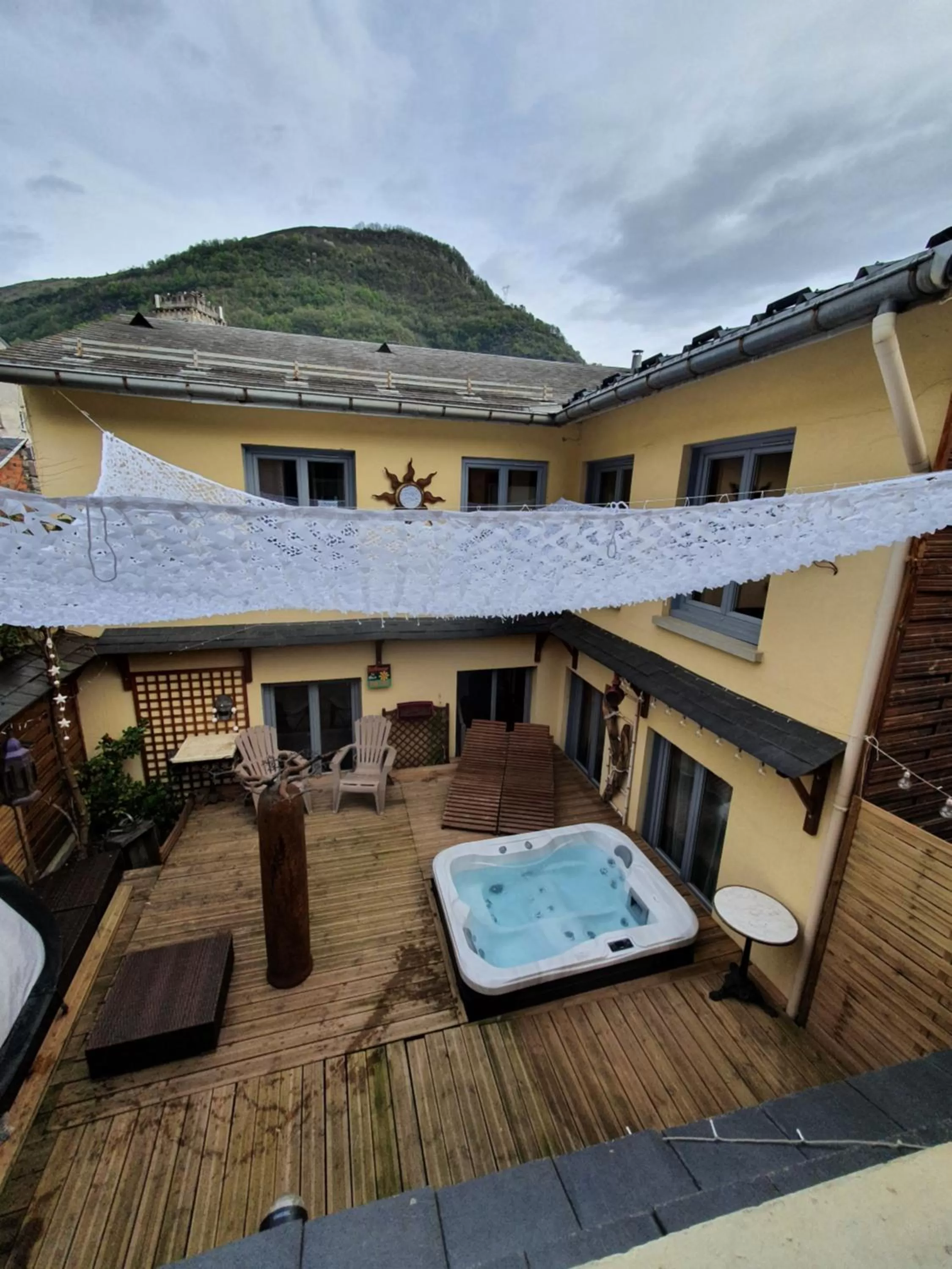 Hot Tub in Le Patio de Luchon