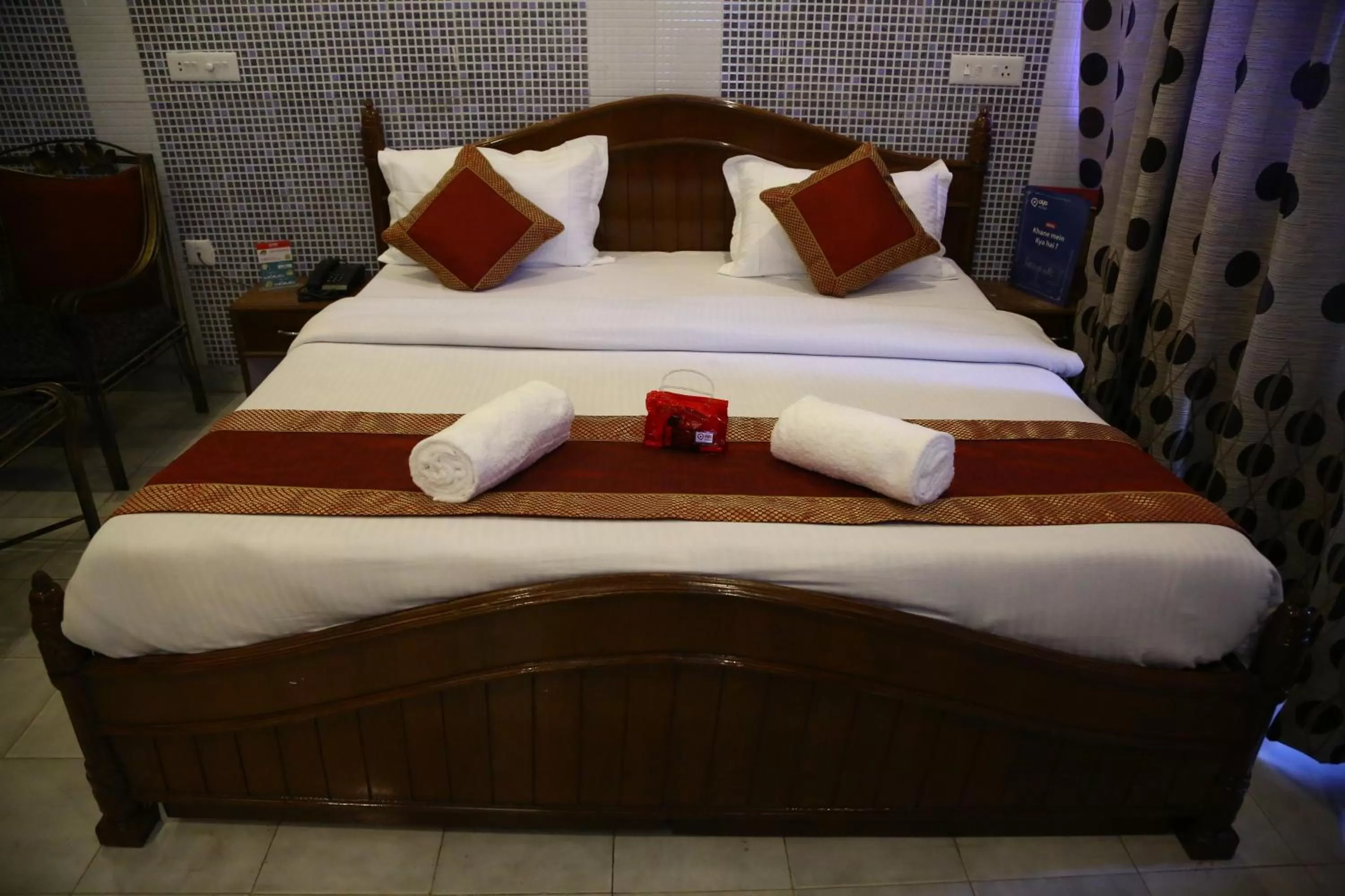 Bedroom, Bed in Hotel City Plaza 7