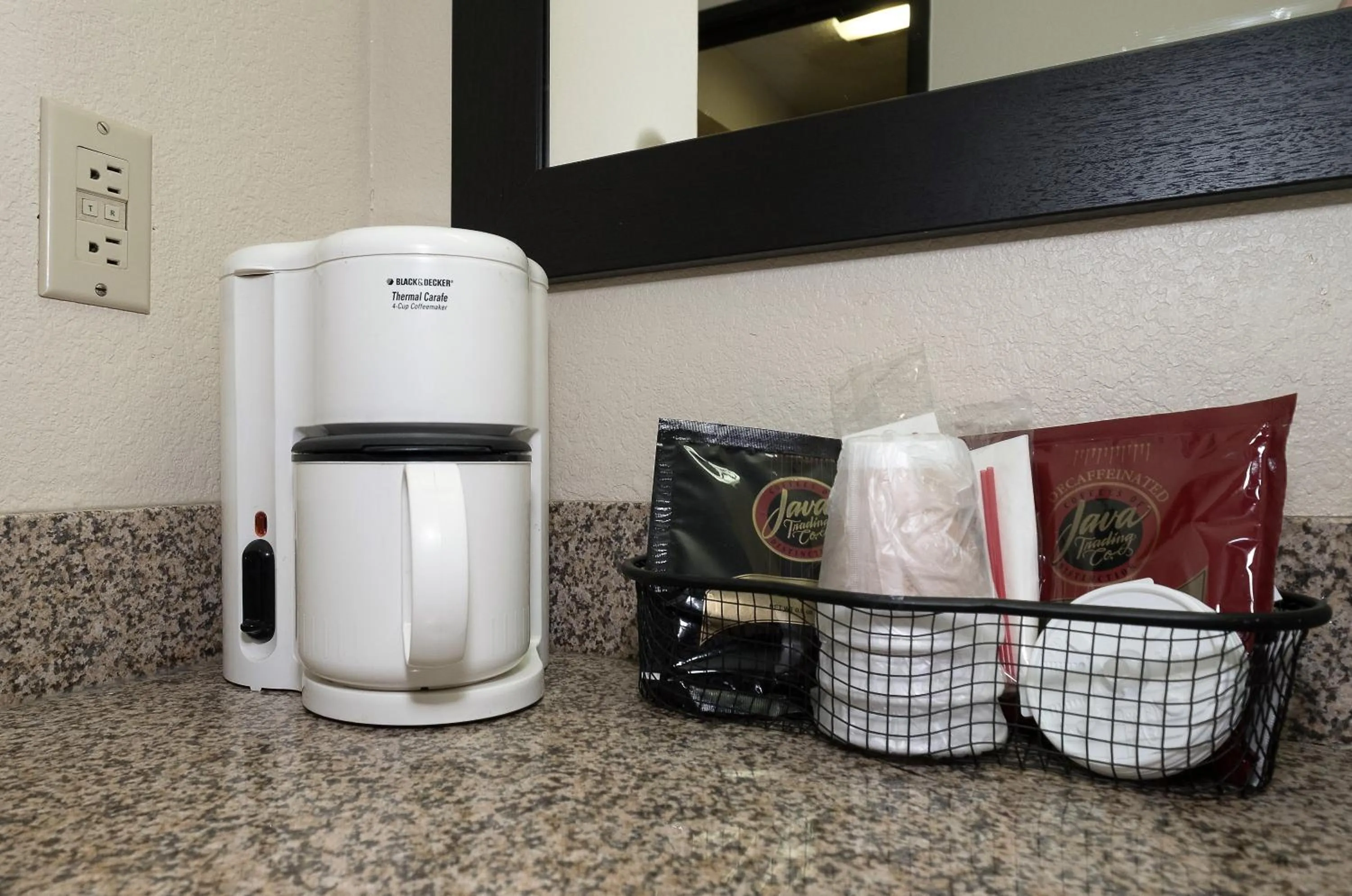 Photo of the whole room in Red Roof Inn & Suites Hermitage