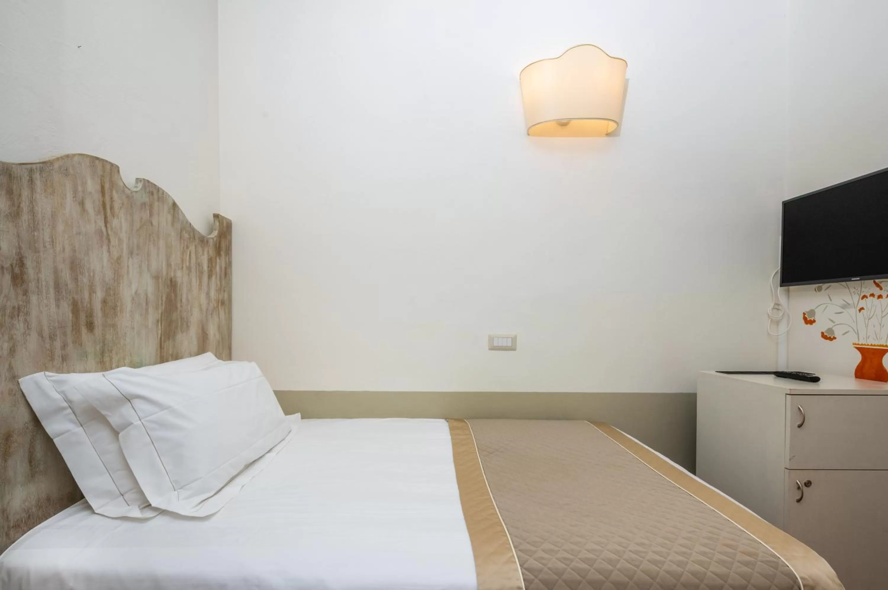 Bedroom, Bed in Albergo Le Terme