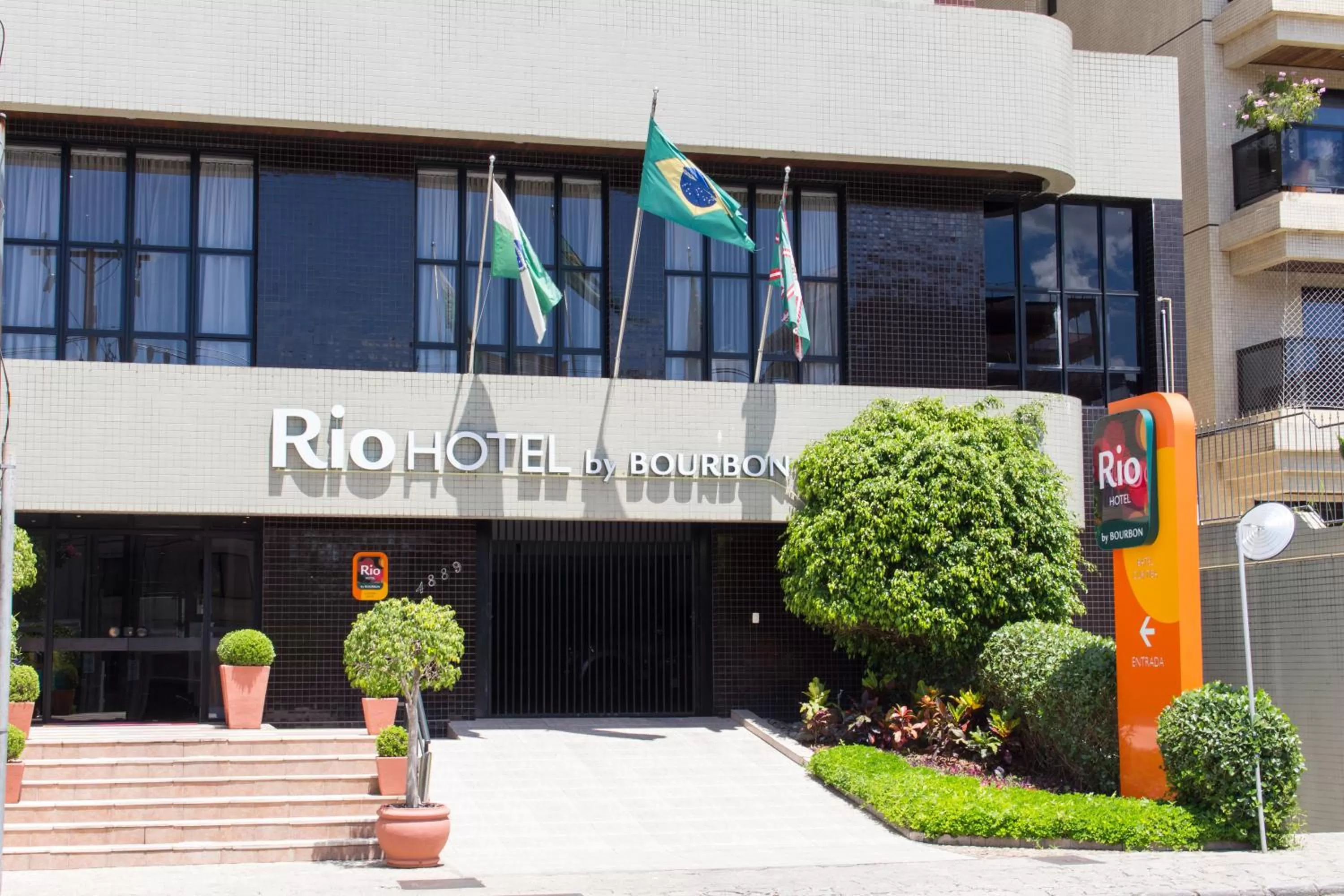 Facade/entrance in Rio Hotel by Bourbon Curitiba