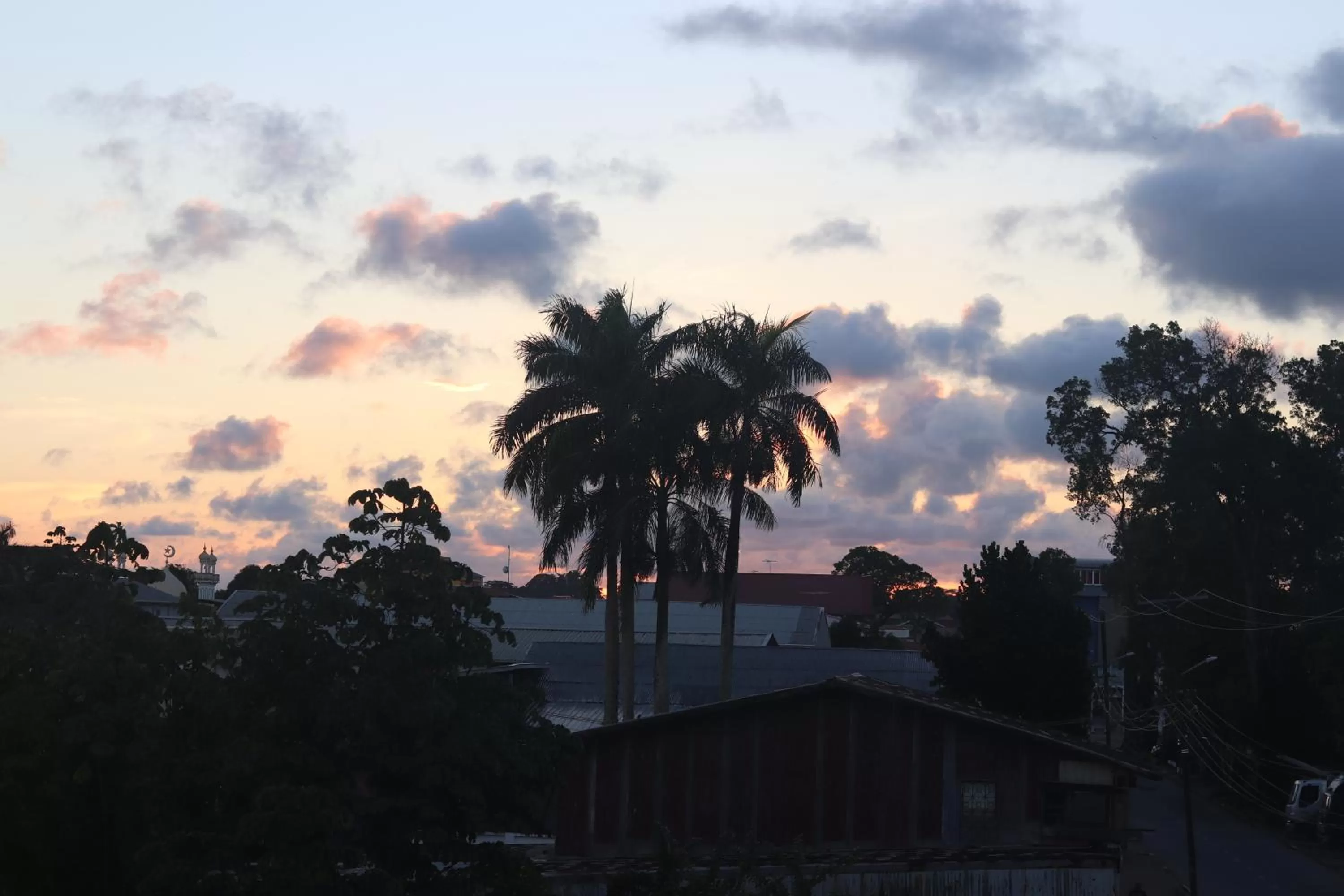 Sunrise, Sunrise/Sunset in Holland Lodge Paramaribo